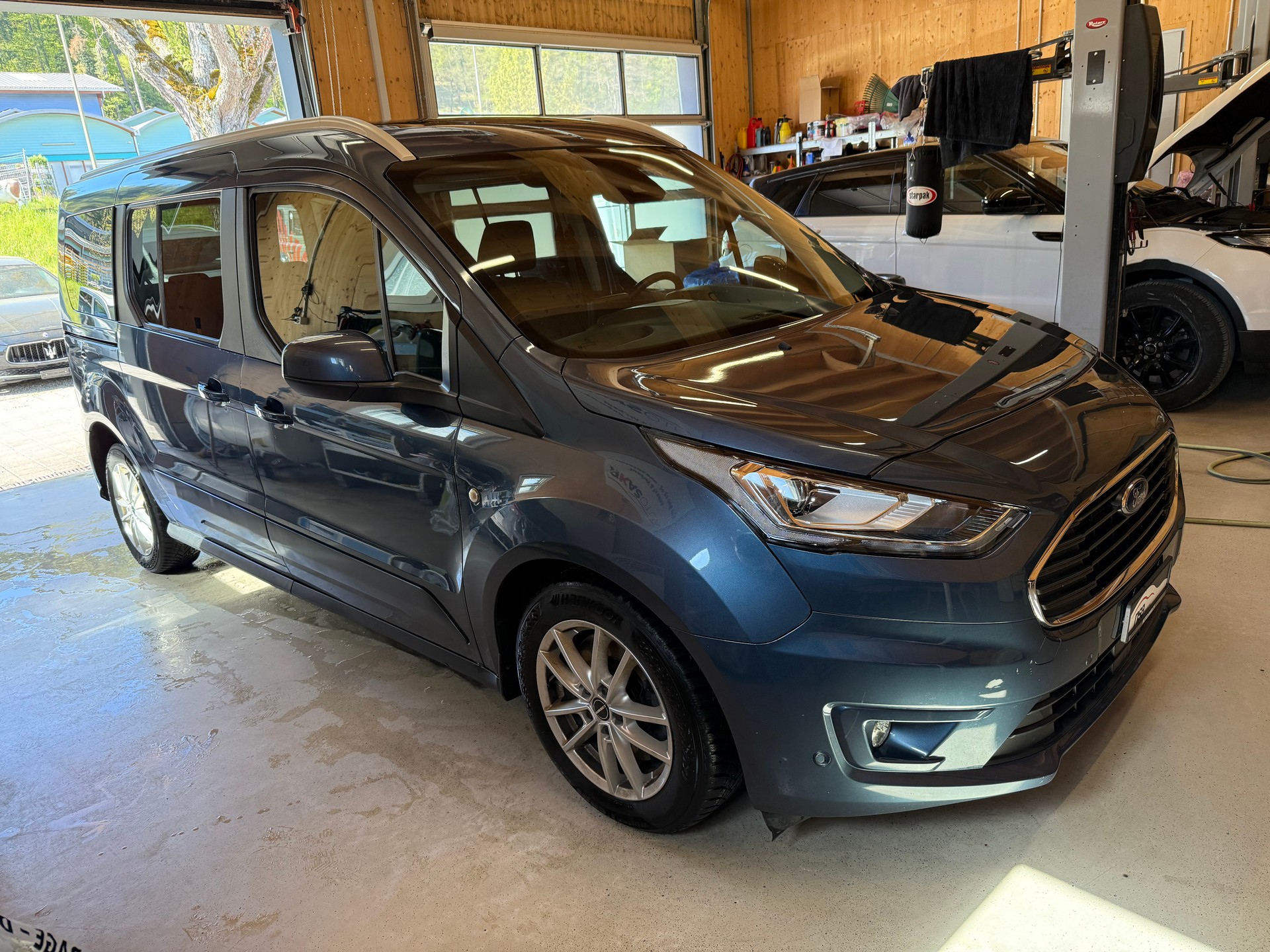 FORD Grand Tourneo Connect 1.5 EcoBlue Titanium Automat-image-2