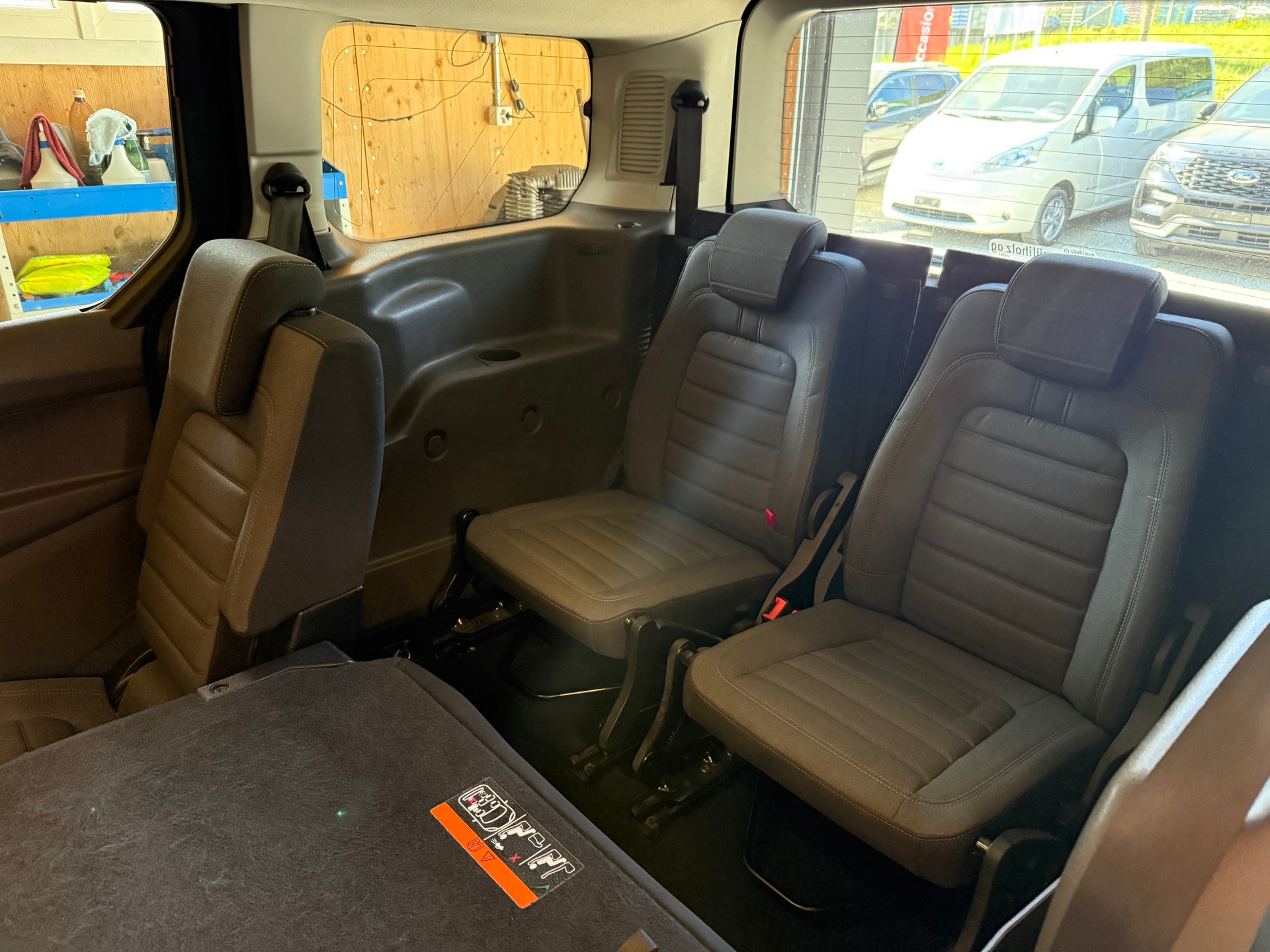 FORD Grand Tourneo Connect 1.5 EcoBlue Titanium Automat-image-8
