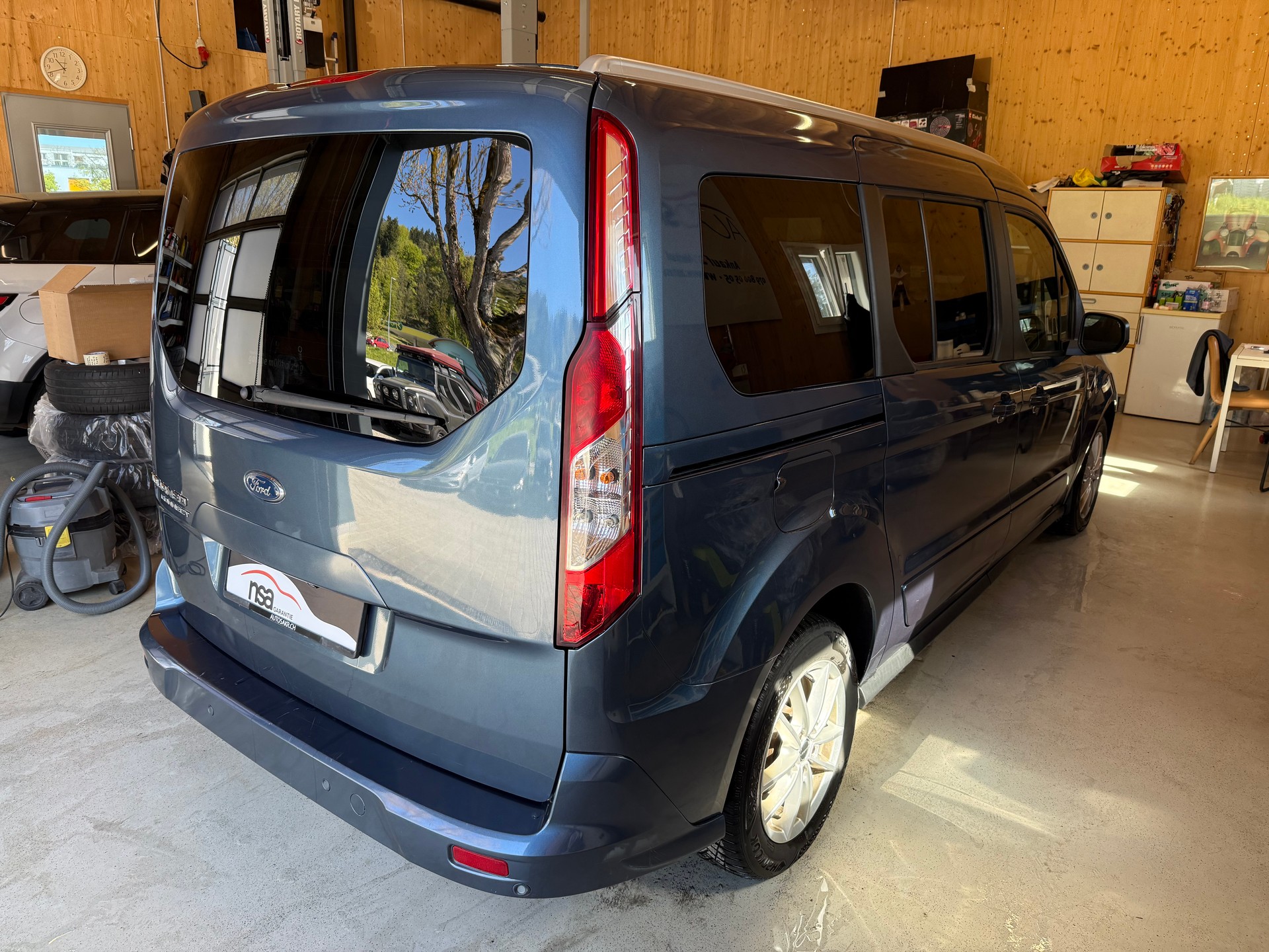 FORD Grand Tourneo Connect 1.5 EcoBlue Titanium Automat-image-3