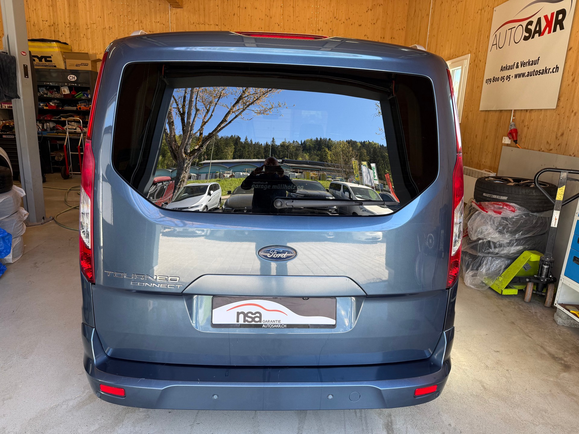 FORD Grand Tourneo Connect 1.5 EcoBlue Titanium Automat-image-4