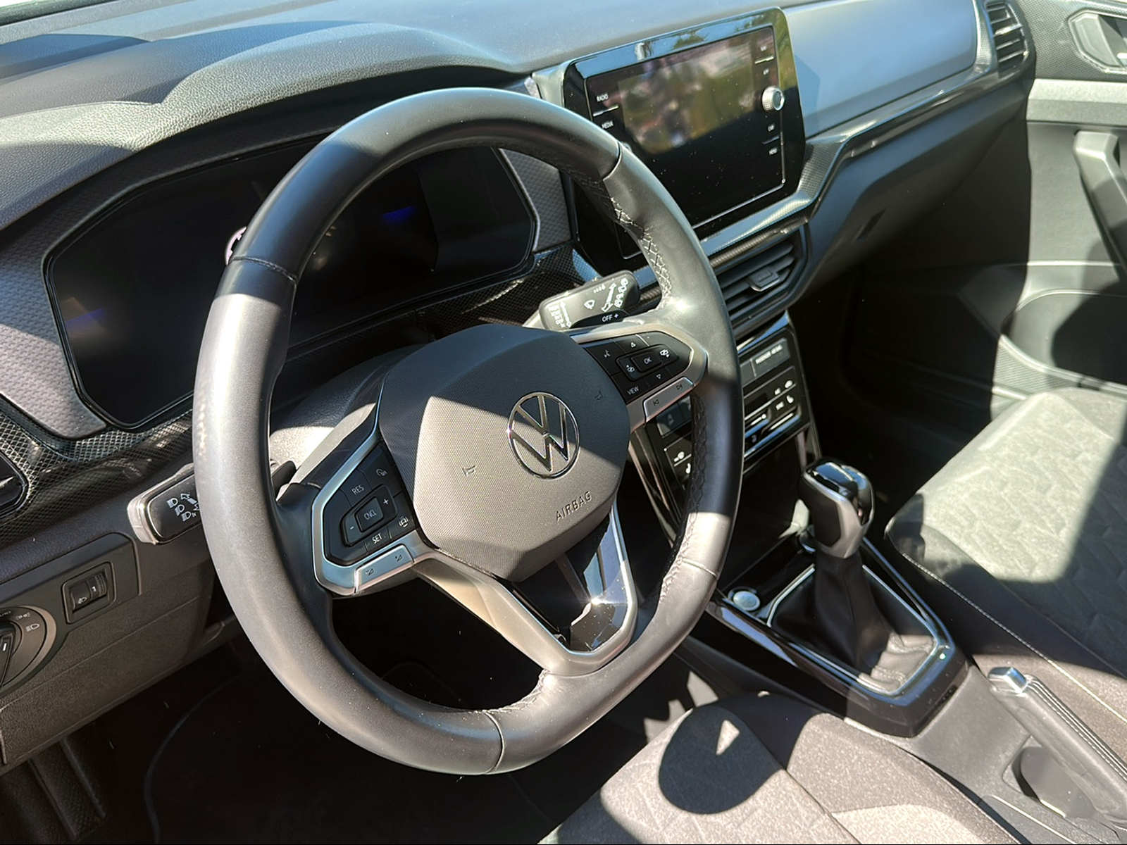 VW T-Cross 1.0 TSI EVO Life DSG-image-2