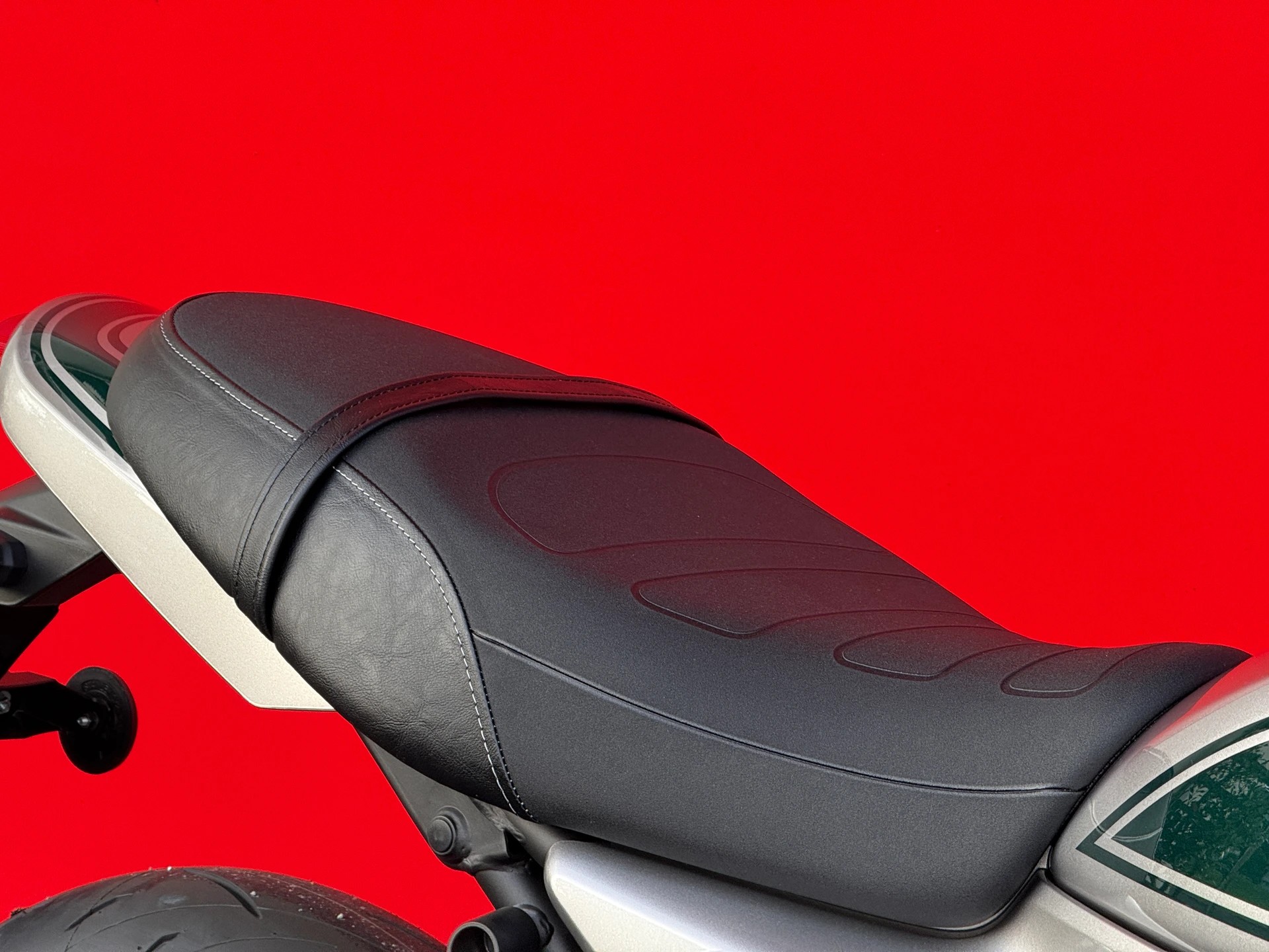 KAWASAKI Z 650 RS-showroom-element-3