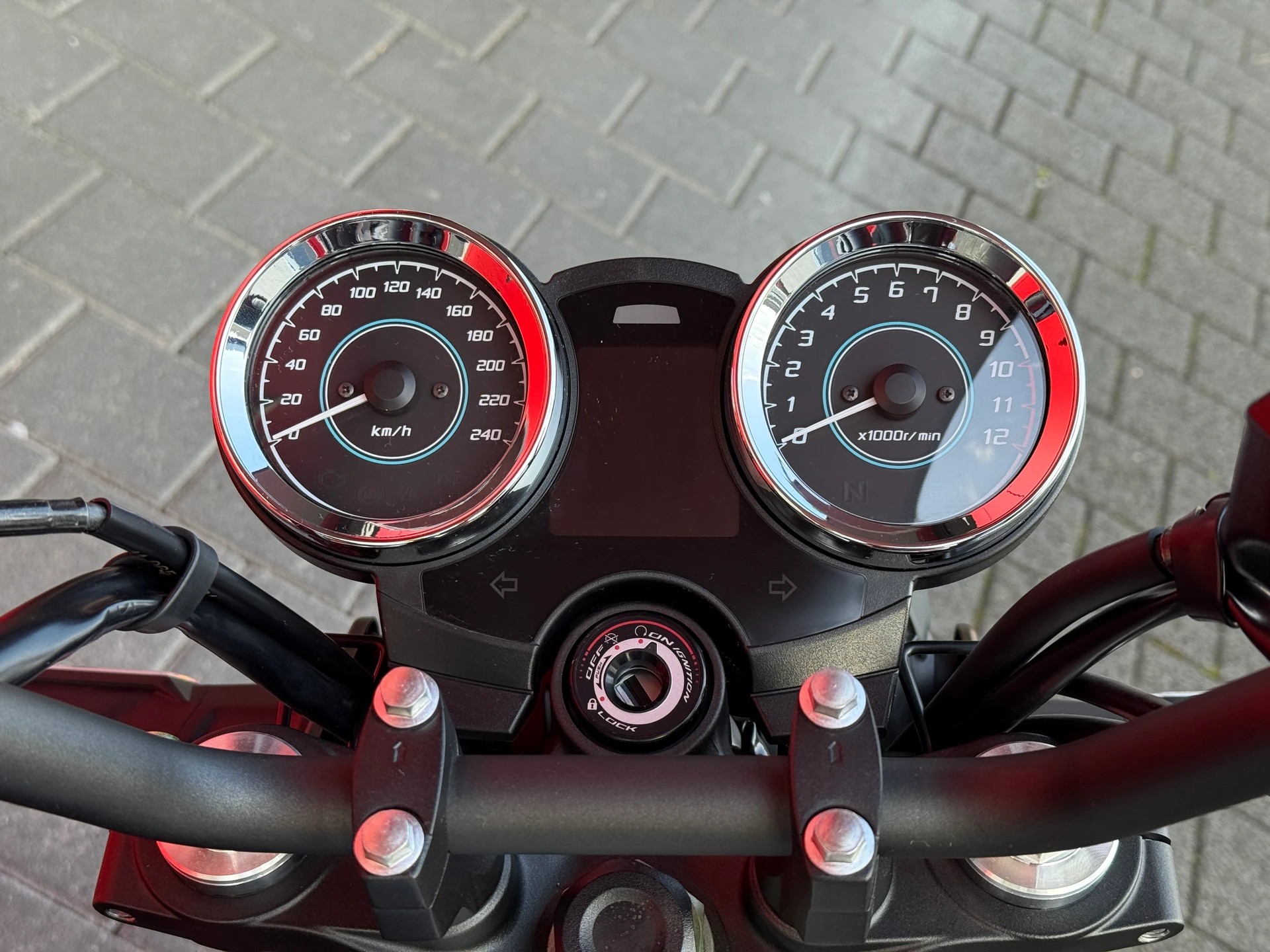 KAWASAKI Z 650 RS-image-15