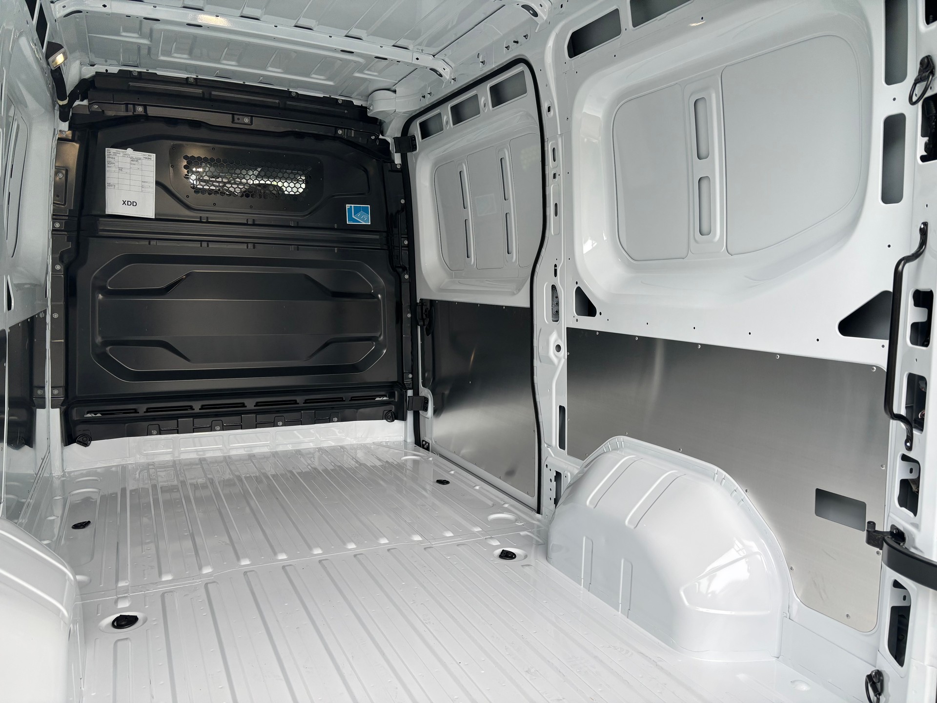 NISSAN Interstar 130 3.5L2H2 Acenta-image-6