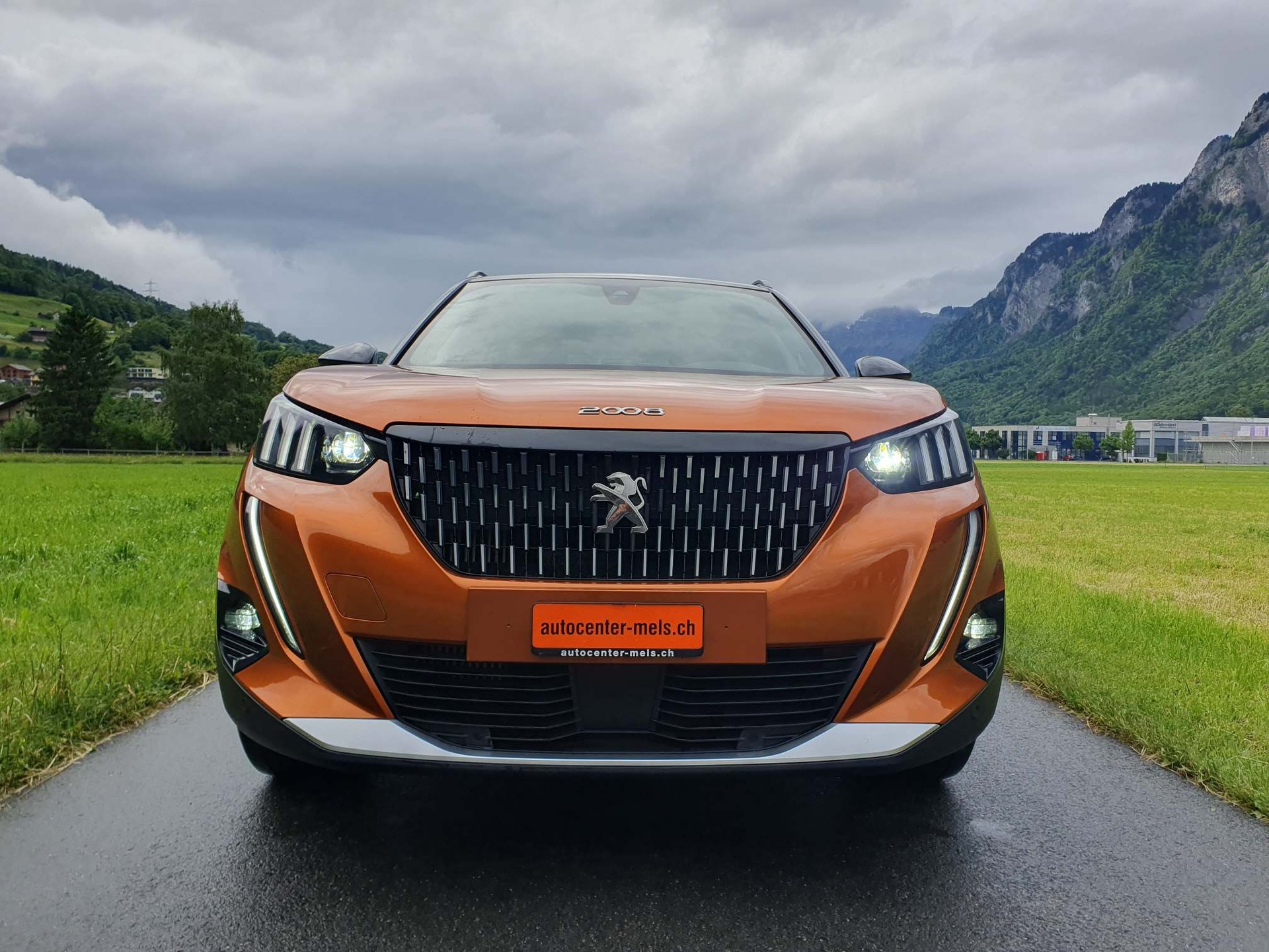 PEUGEOT 2008 1.2 PureTech 155 GT-image-1