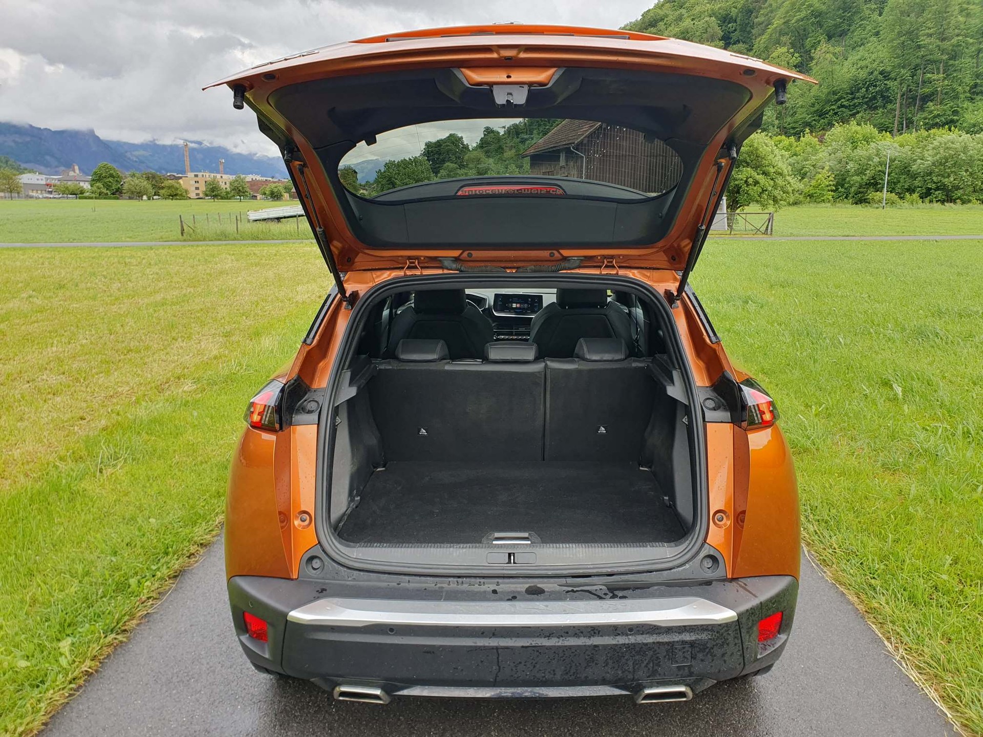 PEUGEOT 2008 1.2 PureTech 155 GT-image-5