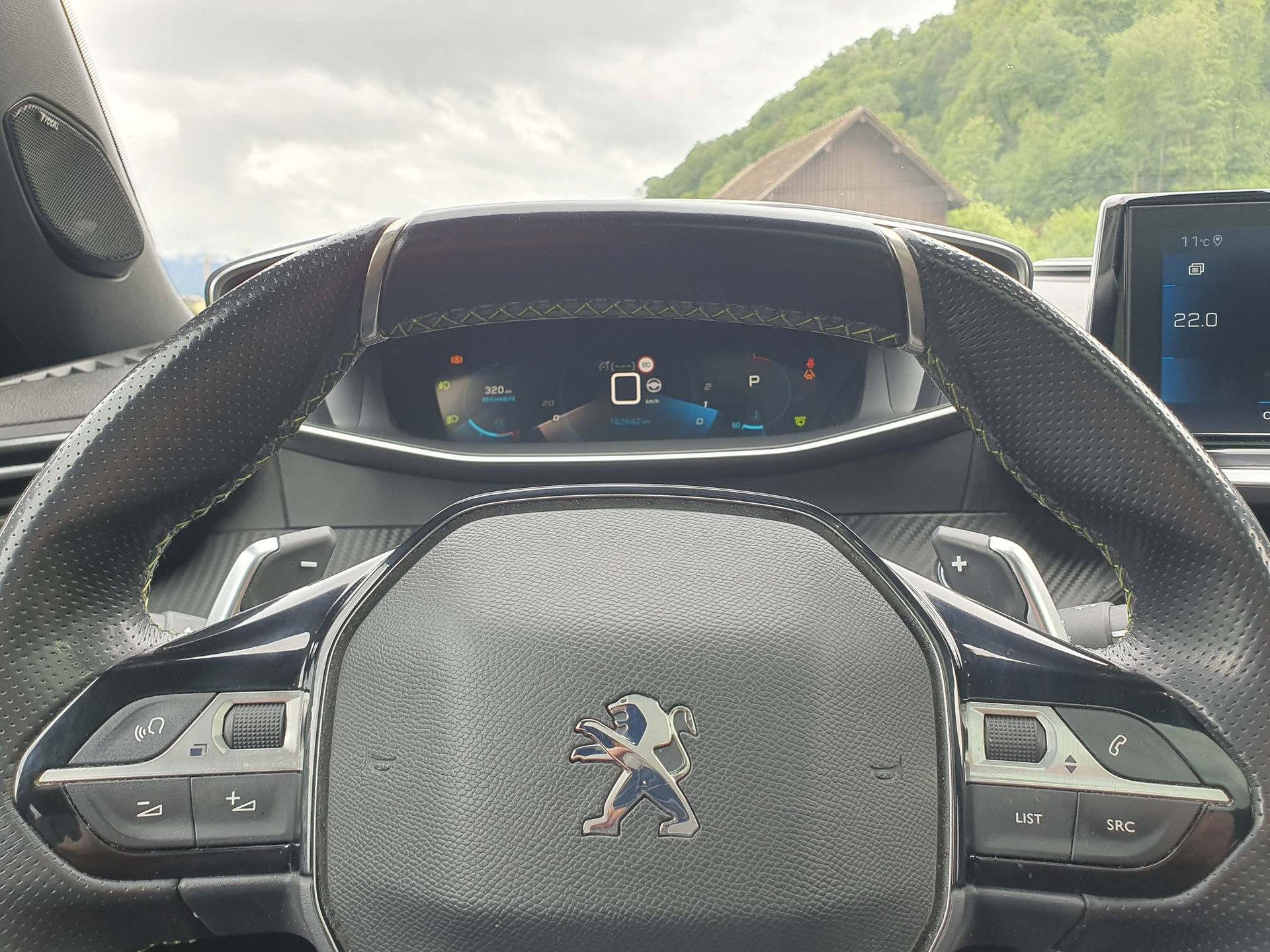 PEUGEOT 2008 1.2 PureTech 155 GT-image-14