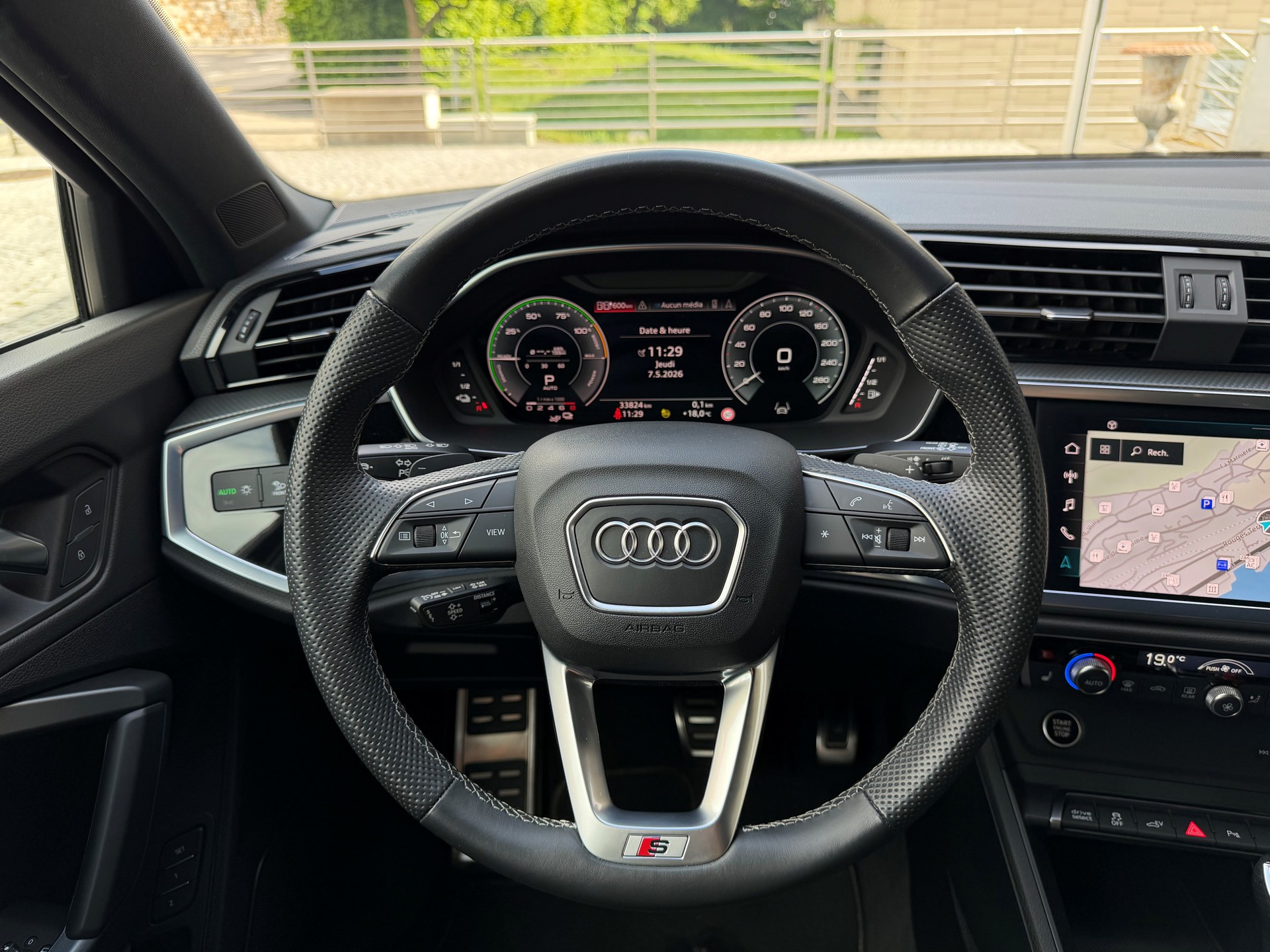 AUDI Q3 SB 45 TFSI e S li S-tr-image-8