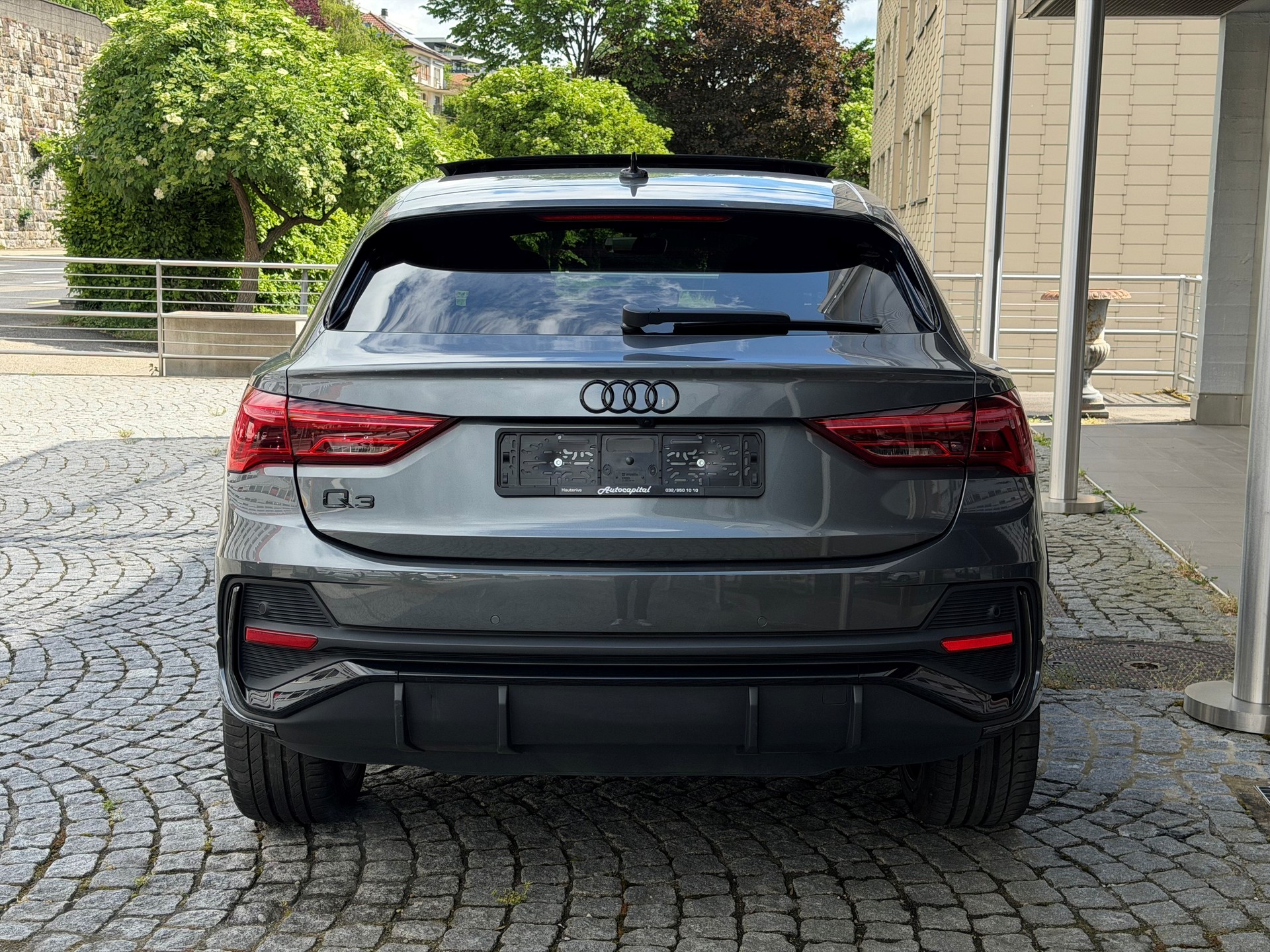 AUDI Q3 SB 45 TFSI e S li S-tr-image-4
