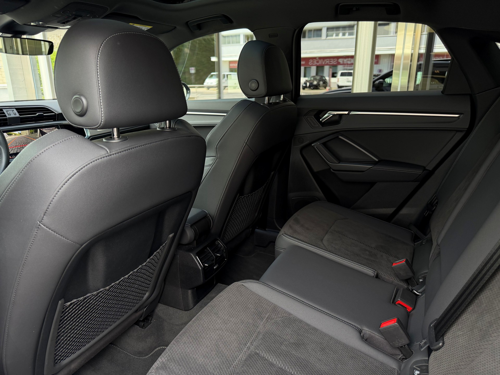 AUDI Q3 SB 45 TFSI e S li S-tr-image-11