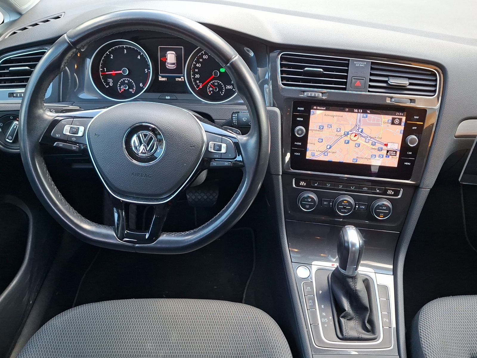 VW Golf 2.0 TDI Comfortline 4Motion DSG-image-8