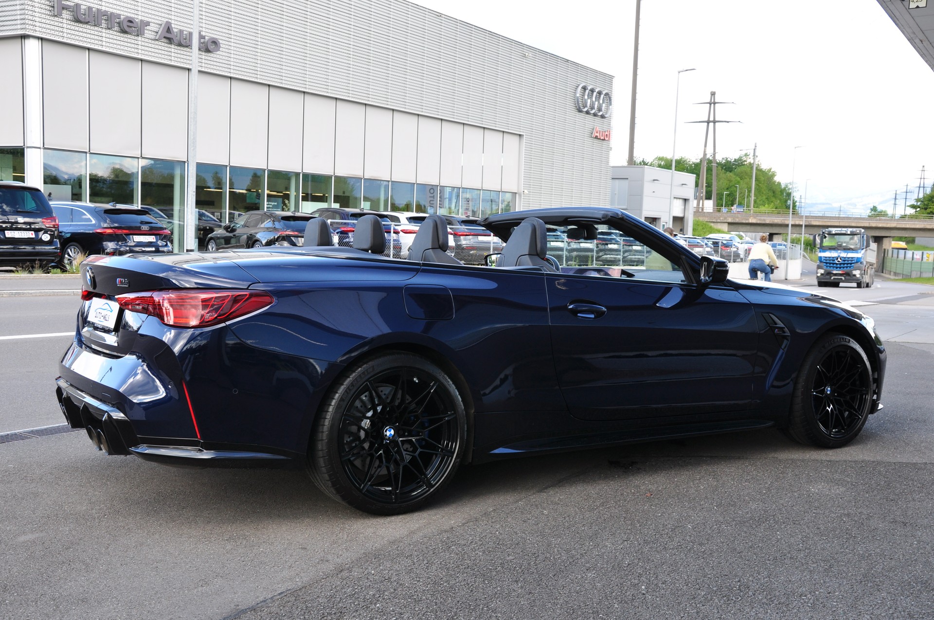 BMW M4 Cabrio Competition M xDrive-image-10