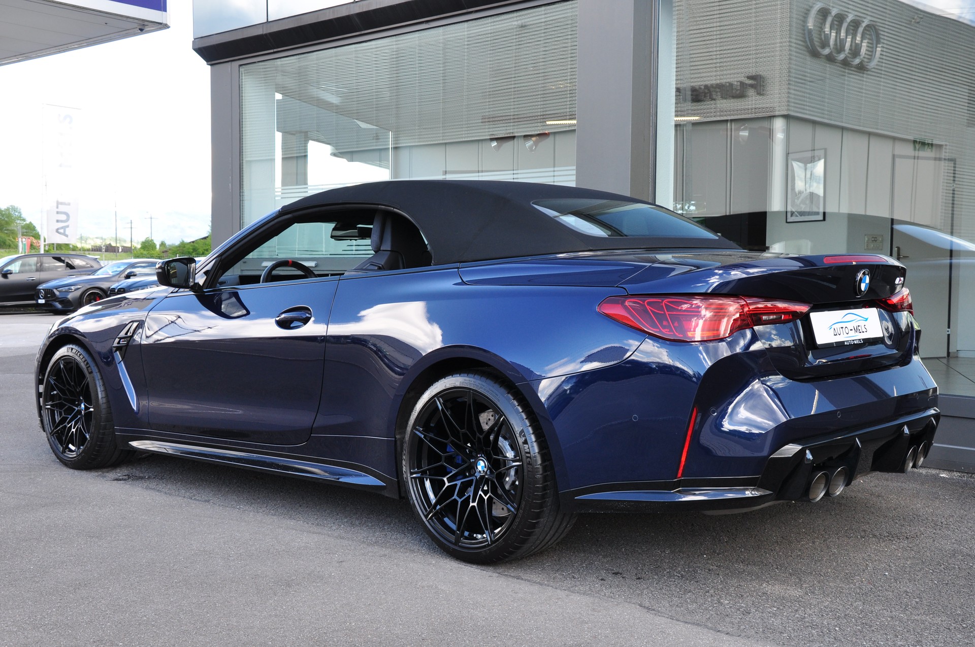 BMW M4 Cabrio Competition M xDrive-image-7
