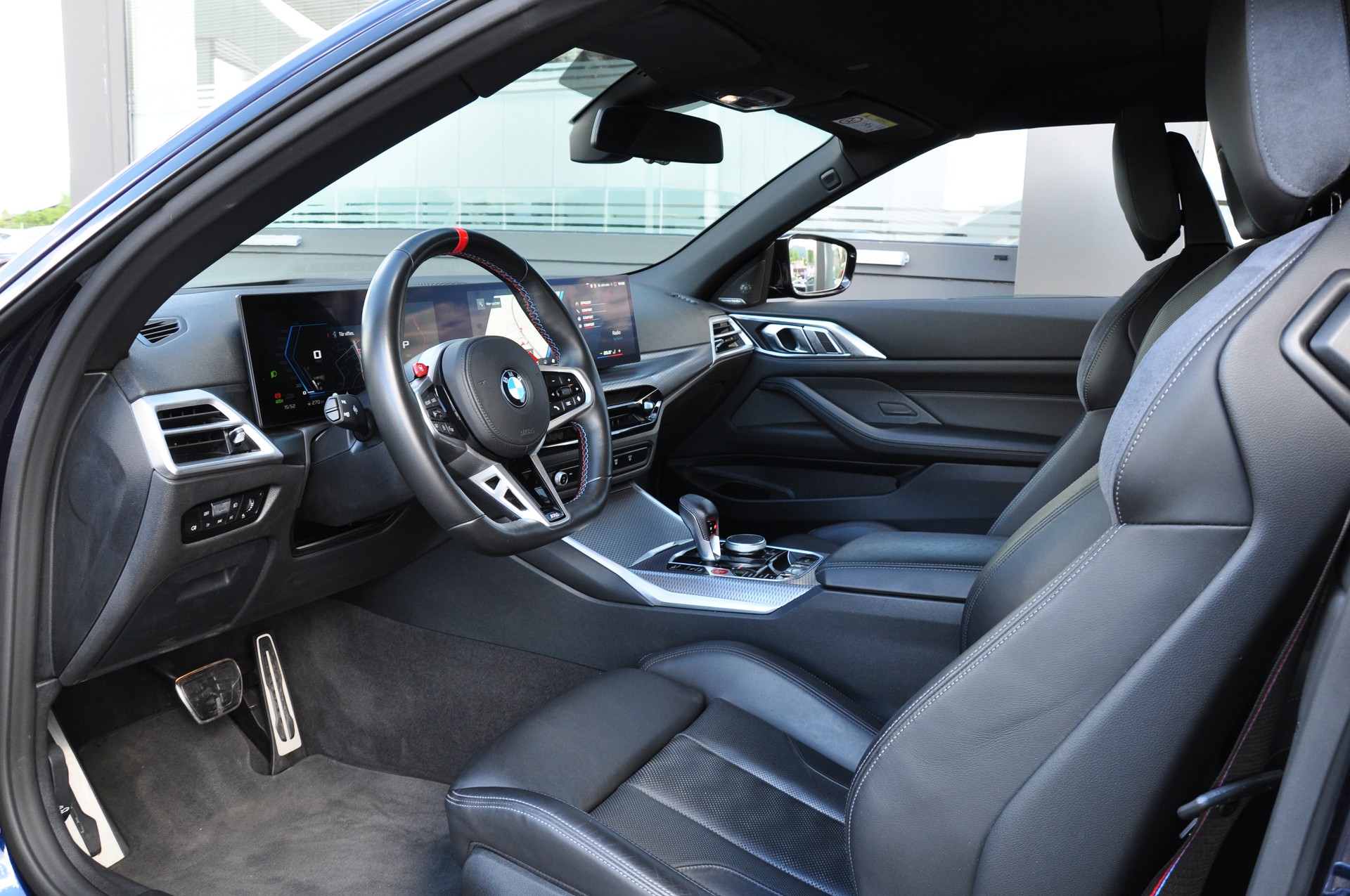 BMW M4 Cabrio Competition M xDrive-image-16