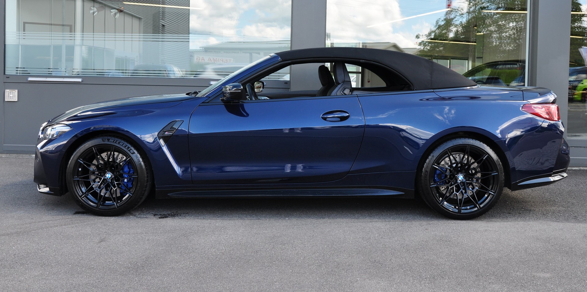BMW M4 Cabrio Competition M xDrive-image-5