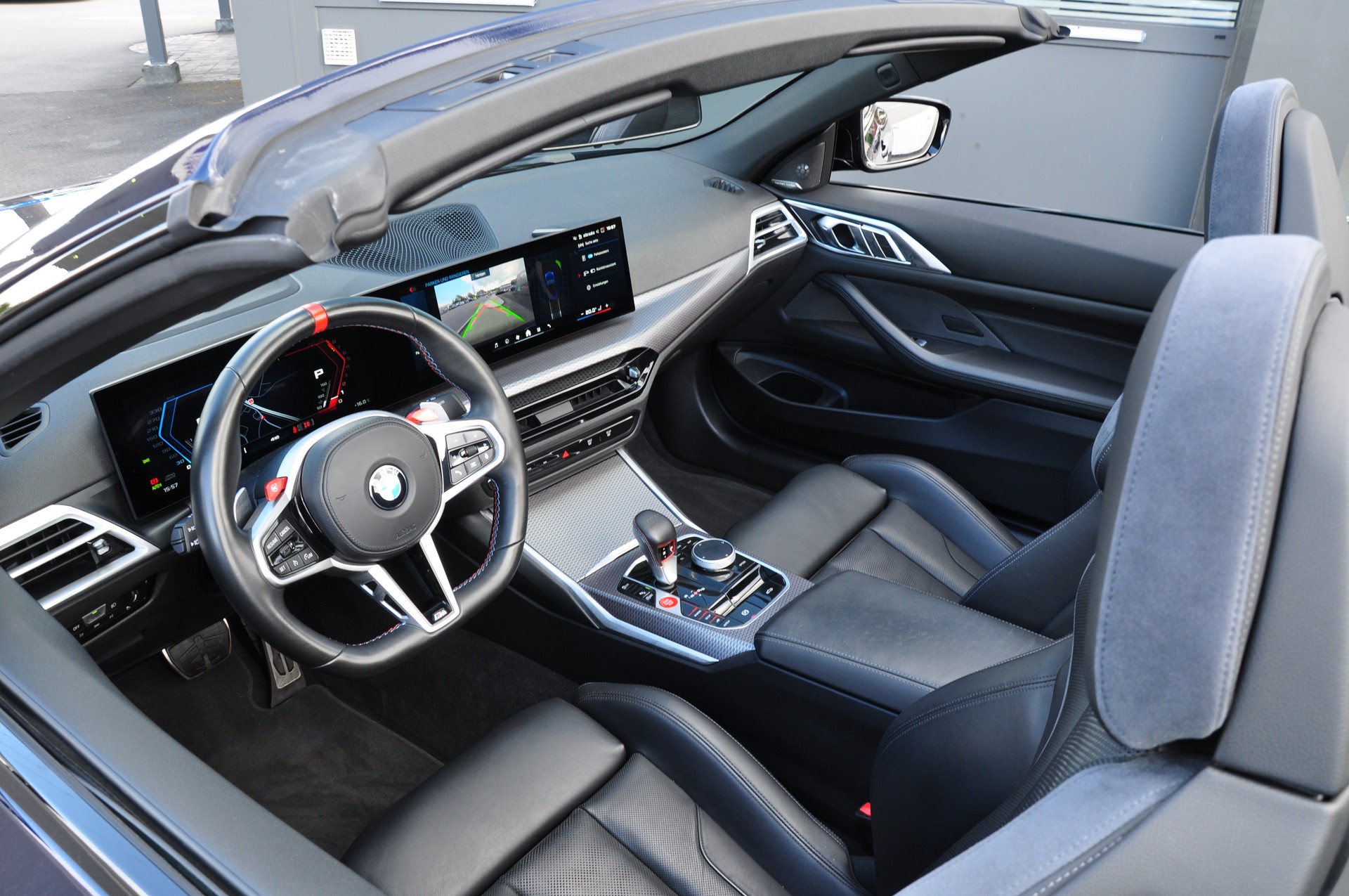 BMW M4 Cabrio Competition M xDrive-image-15