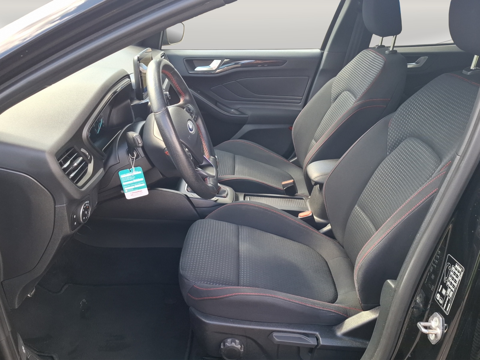 FORD Focus 1.0 SCTi ST Line // 8-fach Aluminiumbereift-image-8