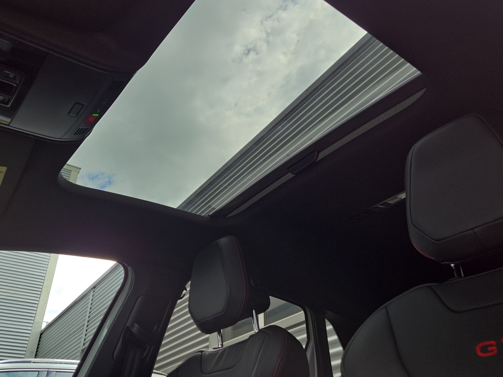 VW Polo 2.0 TSI GTI DSG-image-11