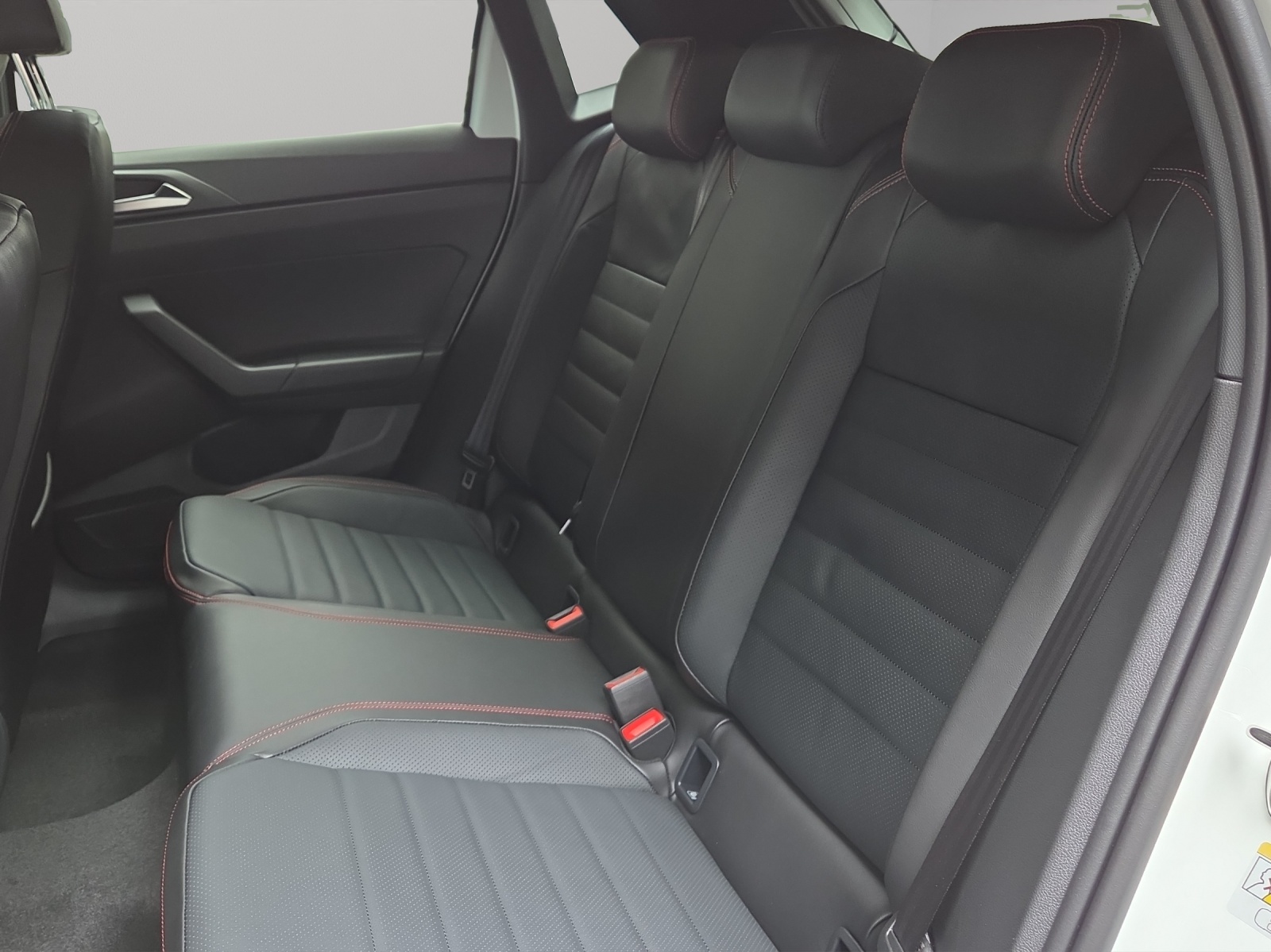 VW Polo 2.0 TSI GTI DSG-image-8