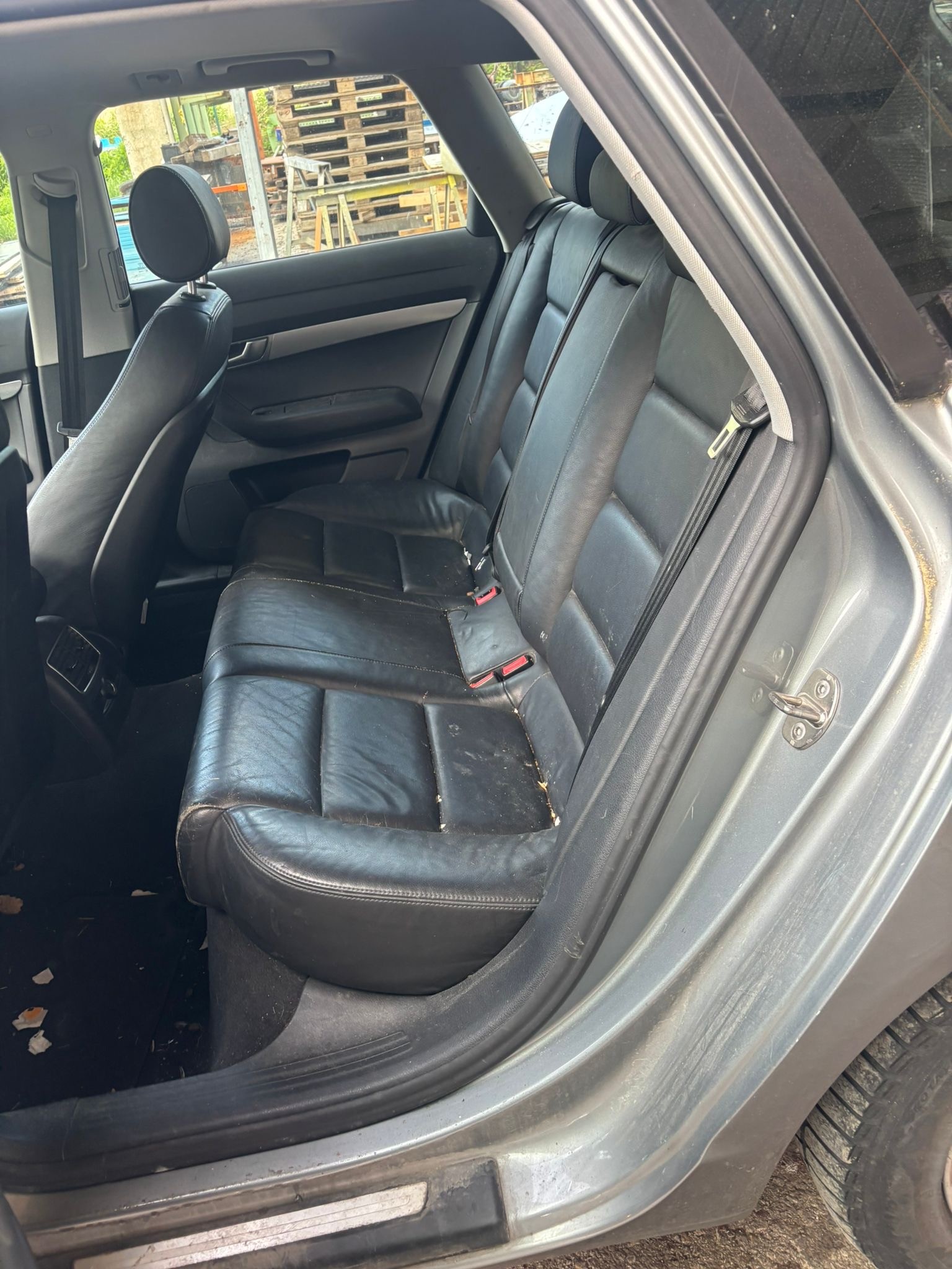 AUDI A6 Avant 3.0 V6 TDI quattro-image-4