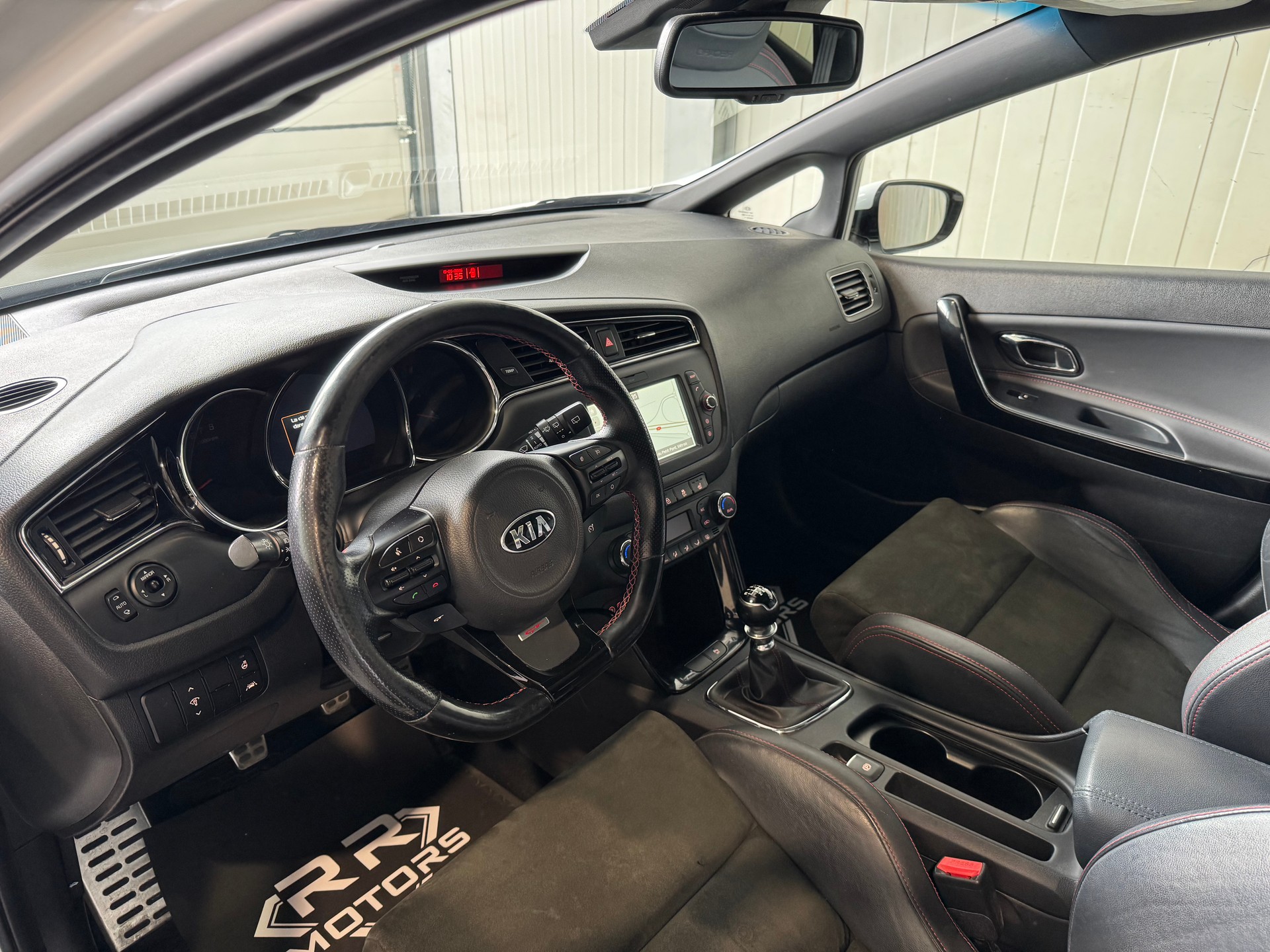 KIA Cee'd 1.6 GDi GT-image-11