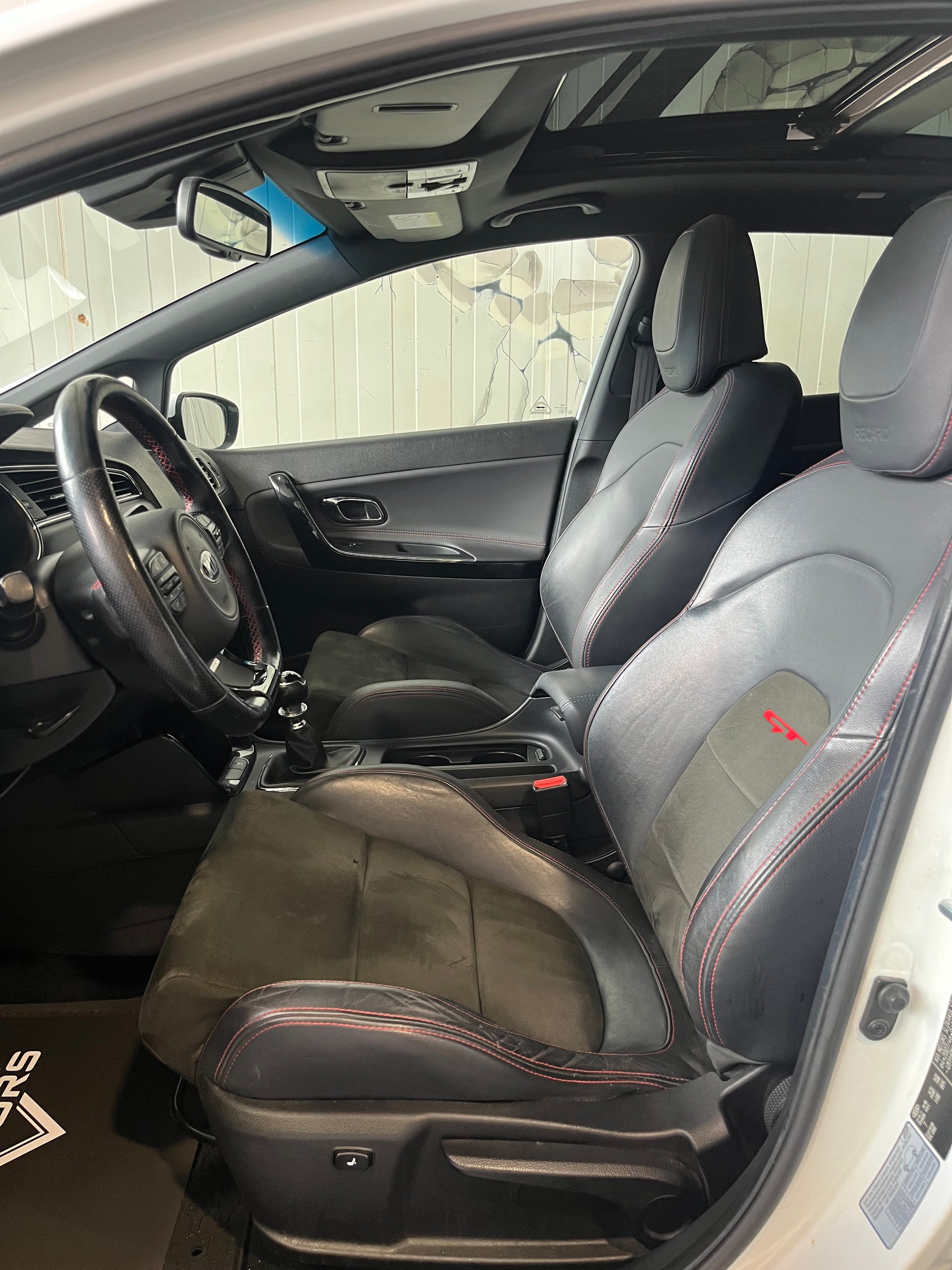 KIA Cee'd 1.6 GDi GT-image-12
