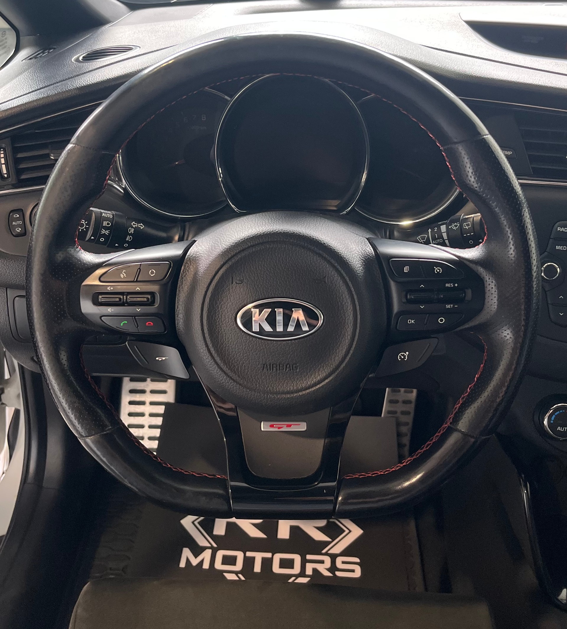KIA Cee'd 1.6 GDi GT-image-9