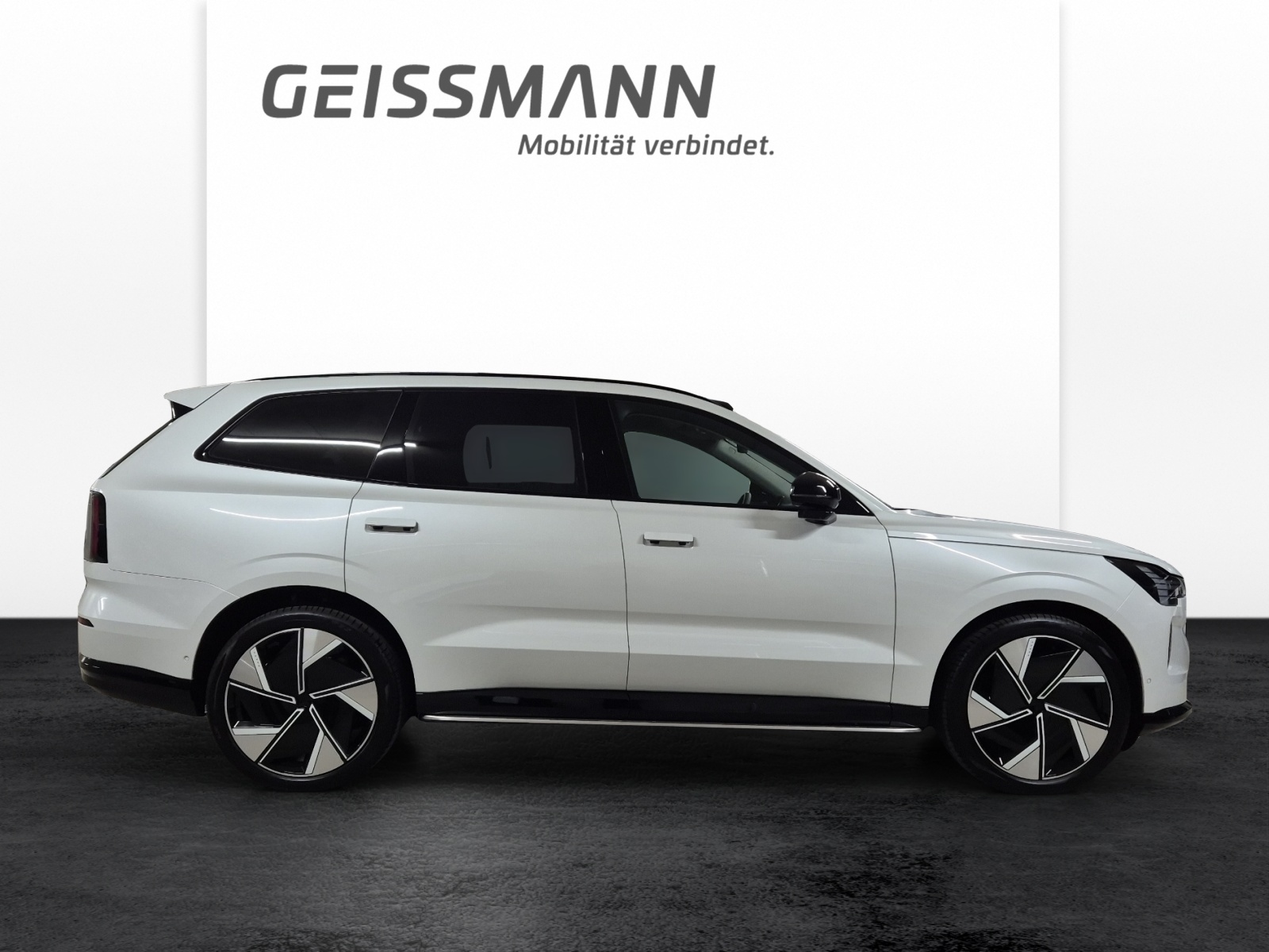 VOLVO EX90 Twin Performance Ultra AWD-showroom-element-3