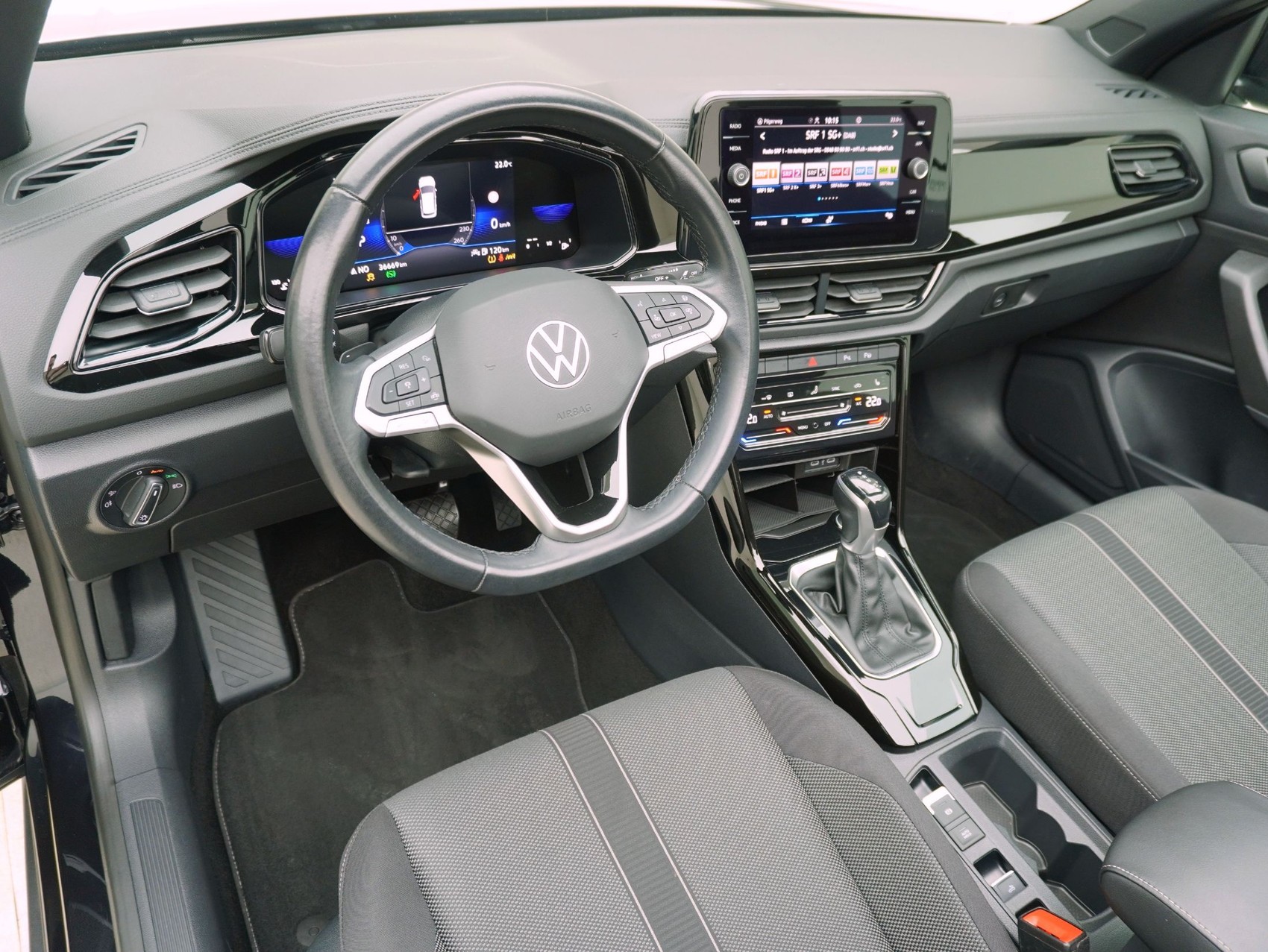 VW T-Roc Cabriolet 1.5 TSI DSG Black Style-image-10