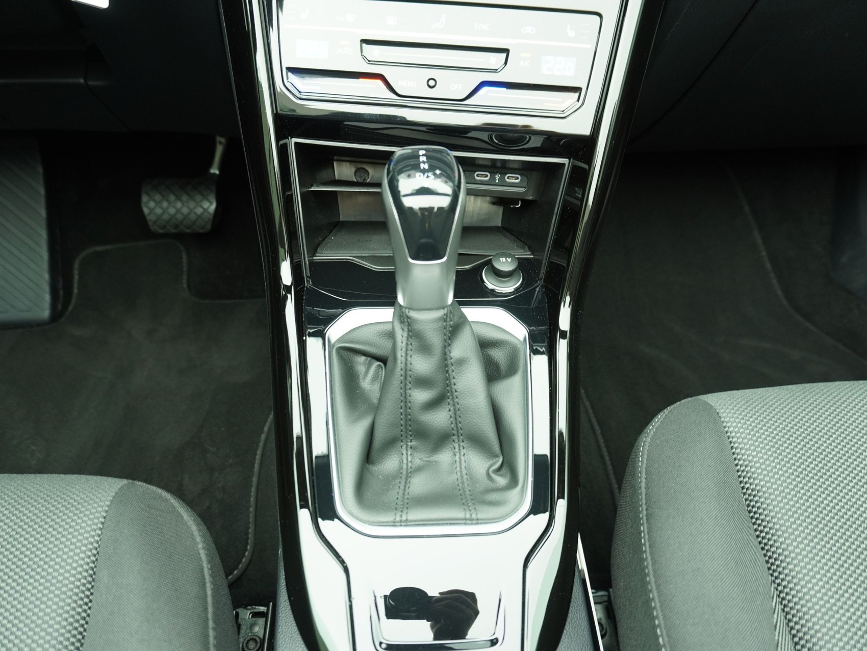 VW T-Roc Cabriolet 1.5 TSI DSG Black Style-image-15