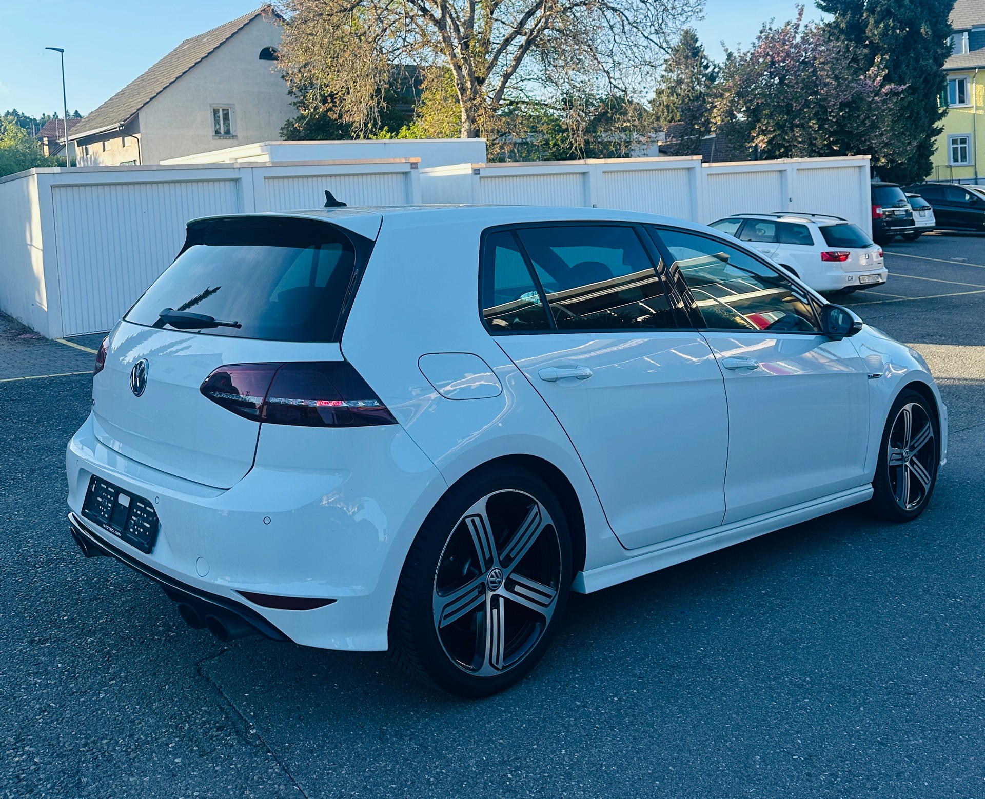 VW Golf 2.0 TSI R 4Motion DSG-image-6