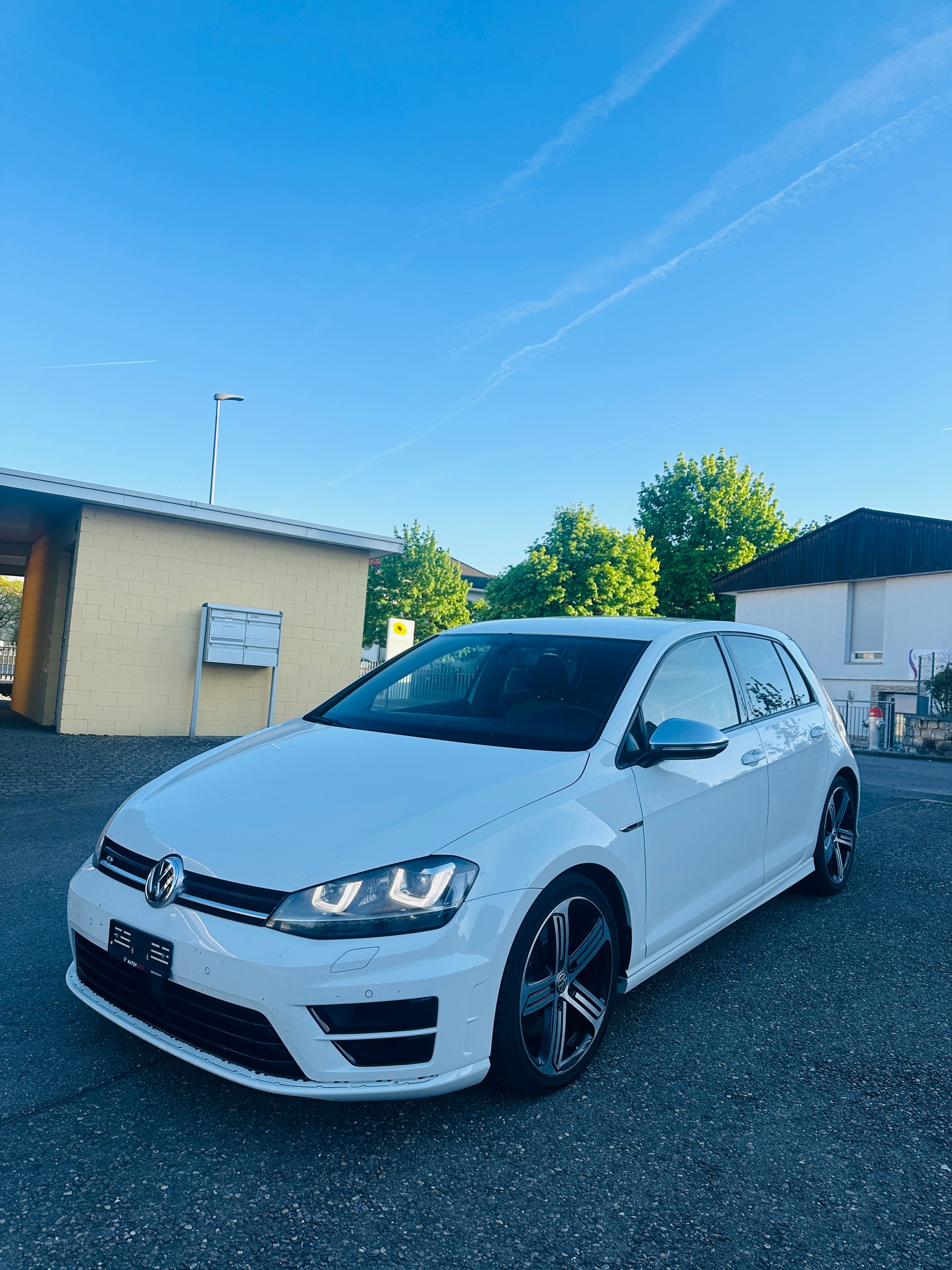 VW Golf 2.0 TSI R 4Motion DSG-image-5