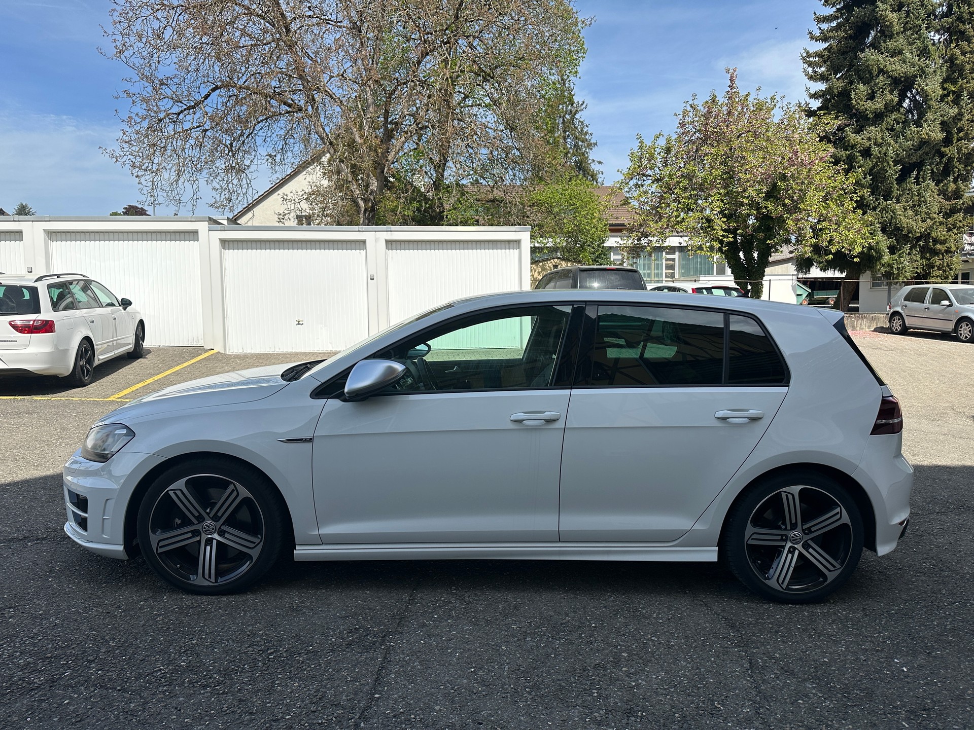 VW Golf 2.0 TSI R 4Motion DSG-image-1