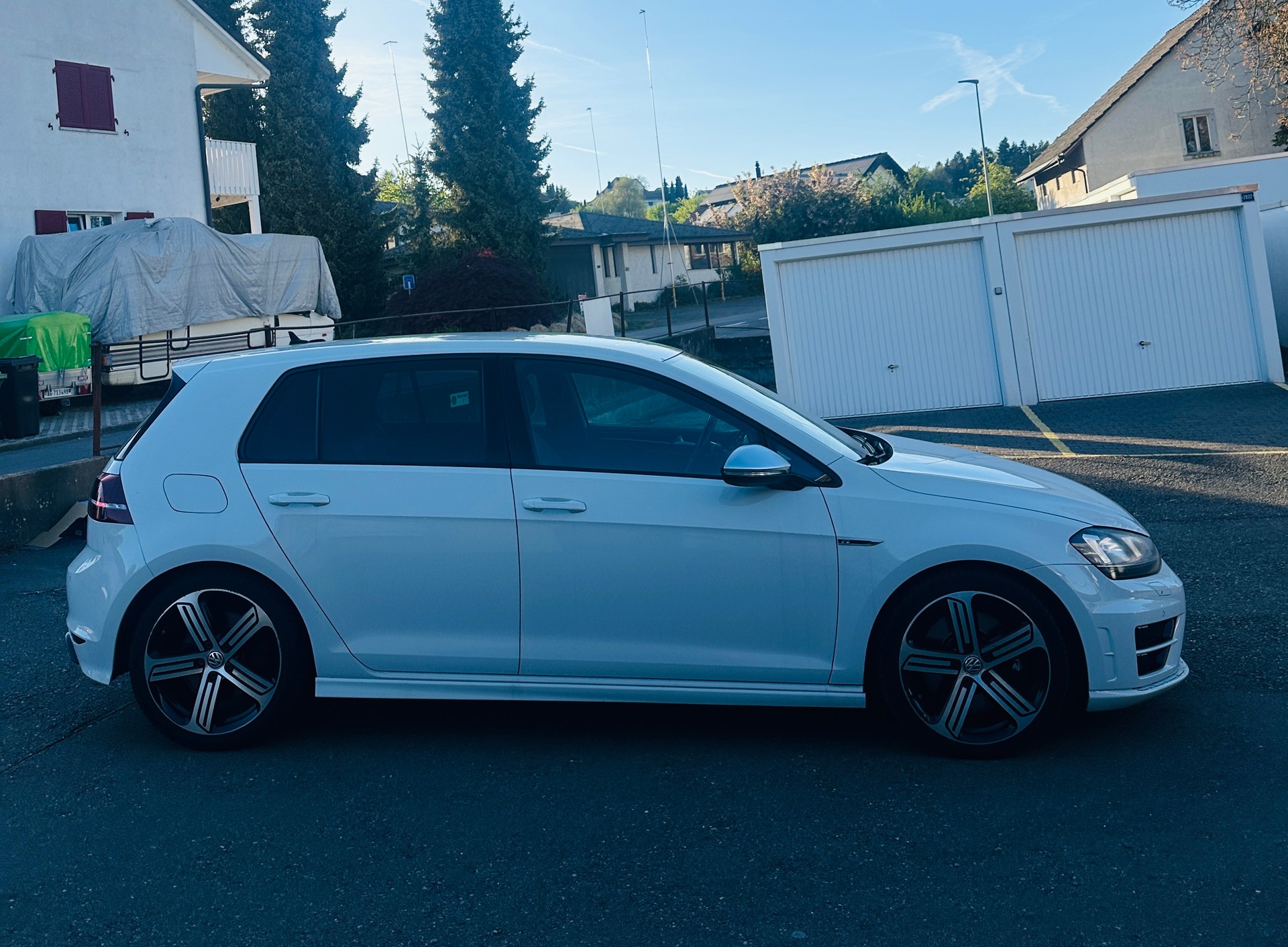 VW Golf 2.0 TSI R 4Motion DSG-image-3