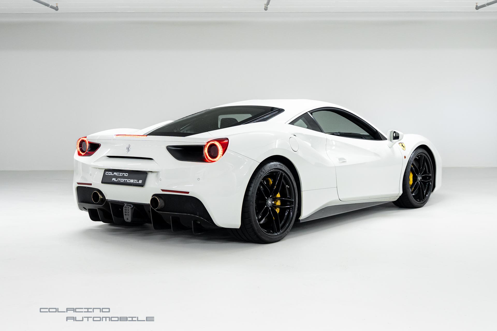 FERRARI 488 GTB 3.9 V8-showroom-element-1