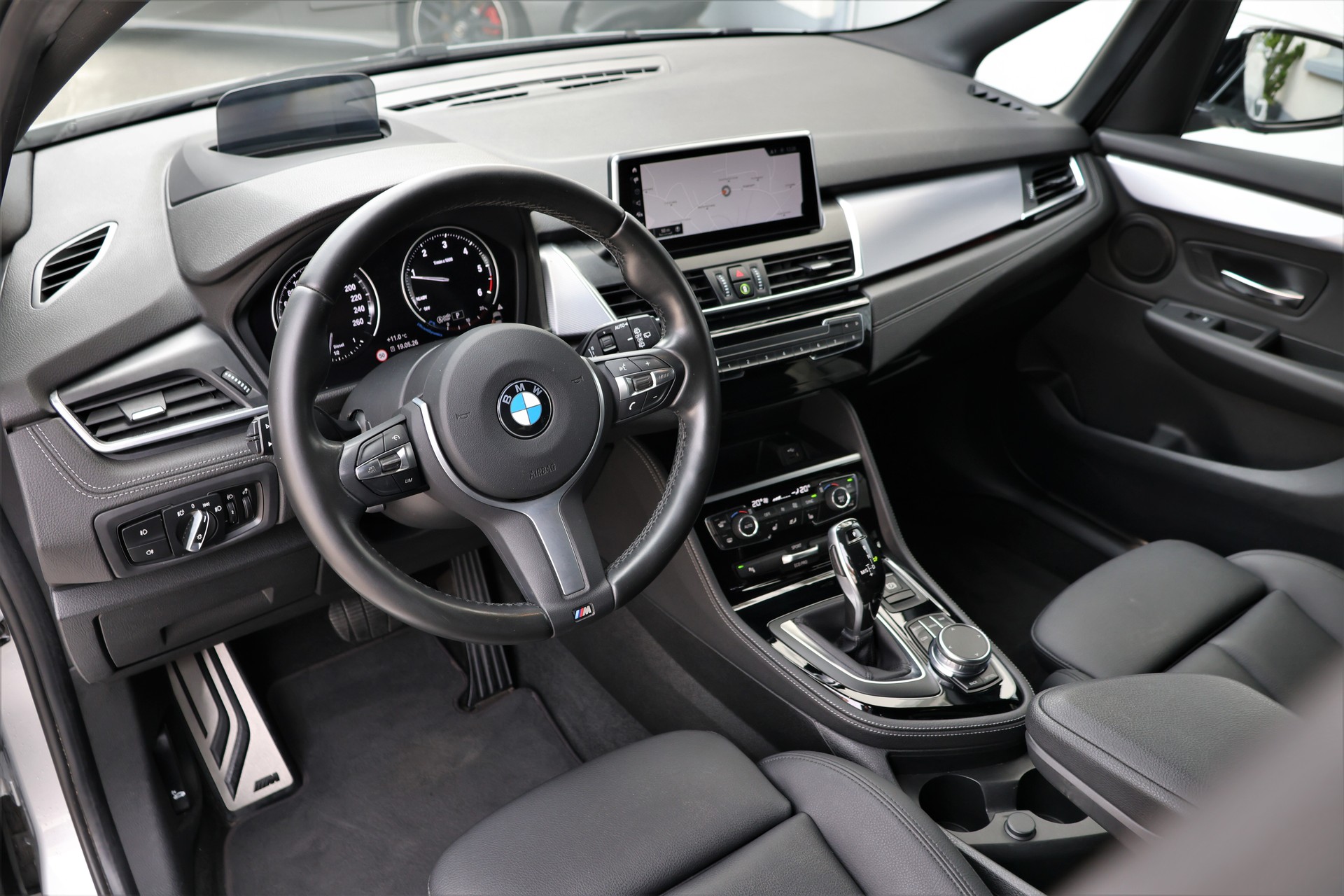 BMW 218d xDrive Active Tourer Steptronic M Sport (CH)-image-9
