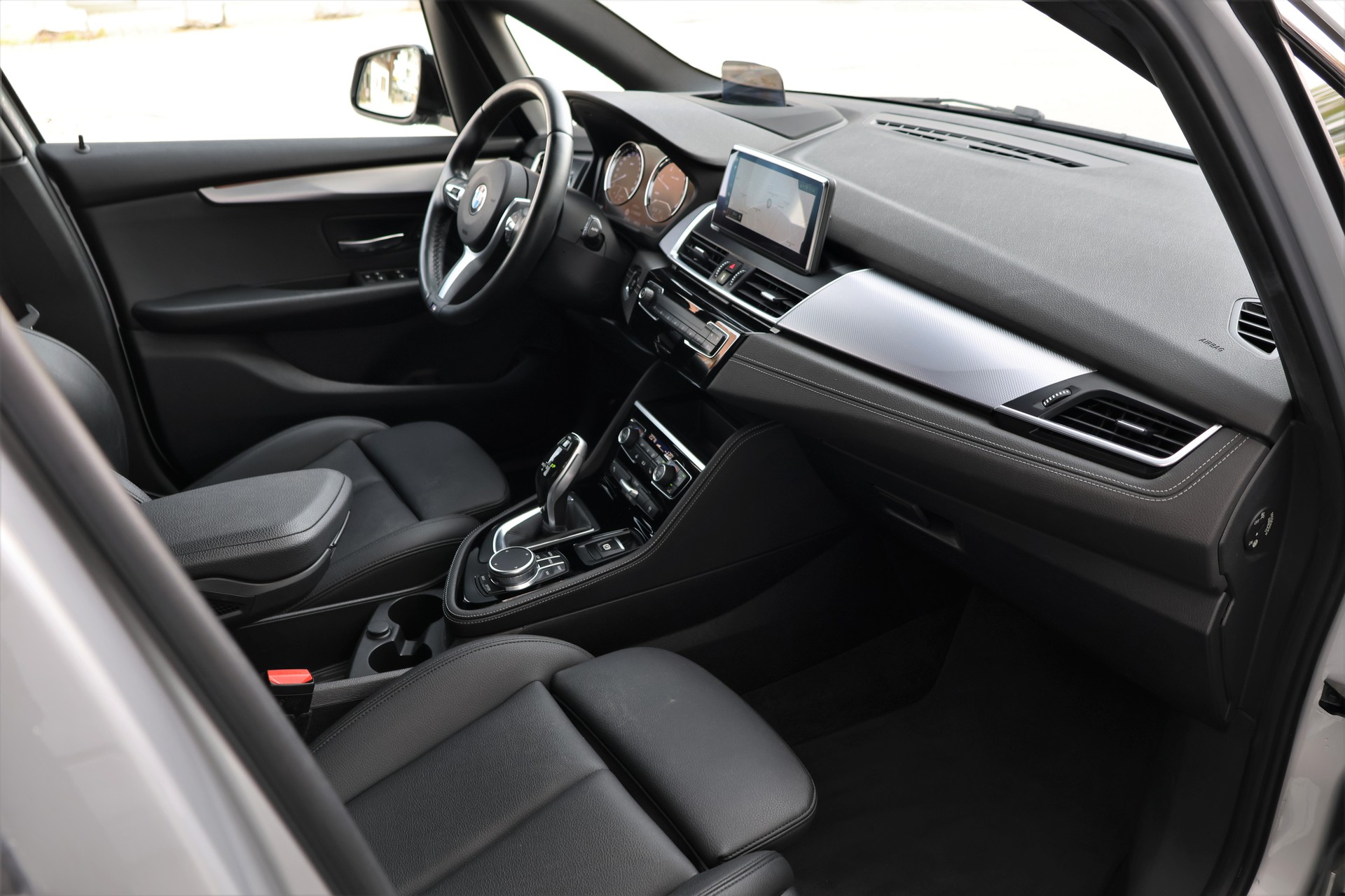 BMW 218d xDrive Active Tourer Steptronic M Sport (CH)-image-17
