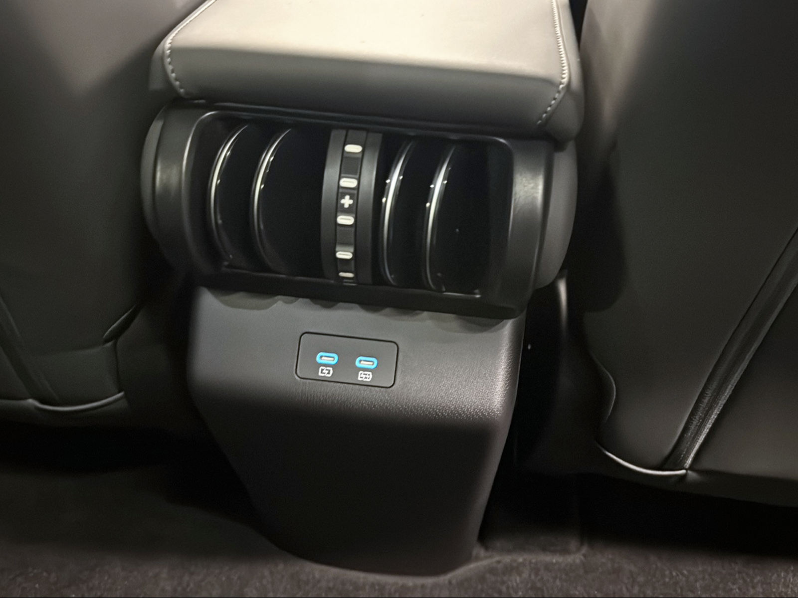BYD Atto 3 EVO 74.8 kWh Excellence AWD-image-21