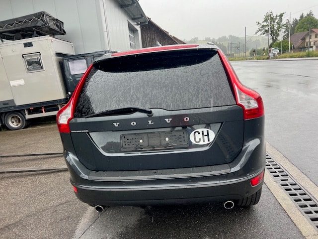 VOLVO XC60 D3 AWD Summum Geartronic-image-9