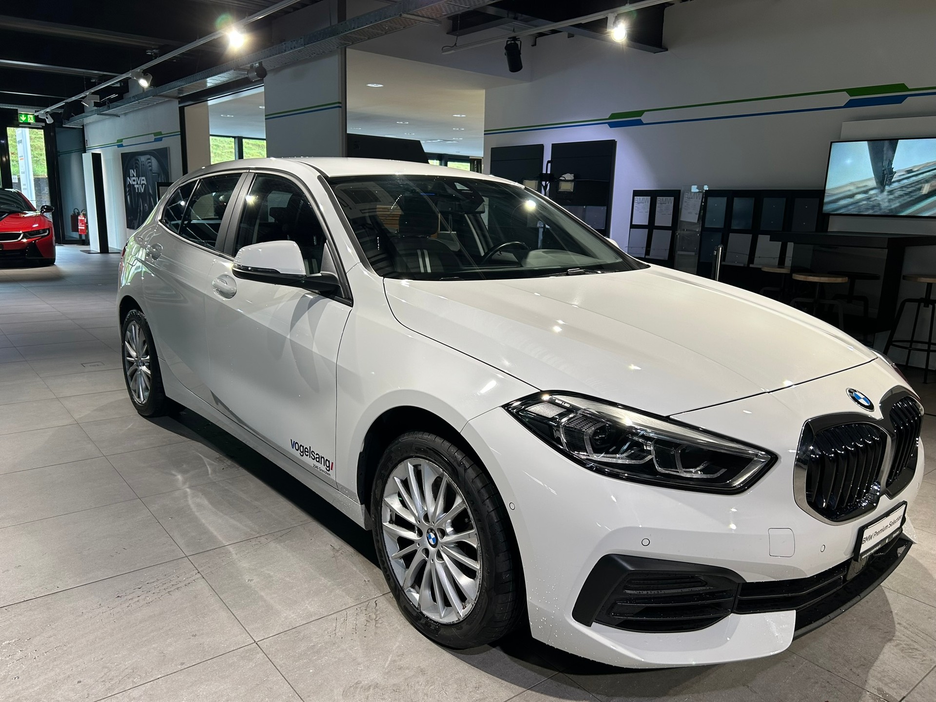 BMW 120i Steptronic-image-2