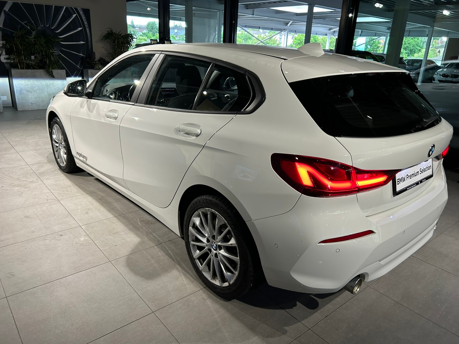 BMW 120i Steptronic-image-8