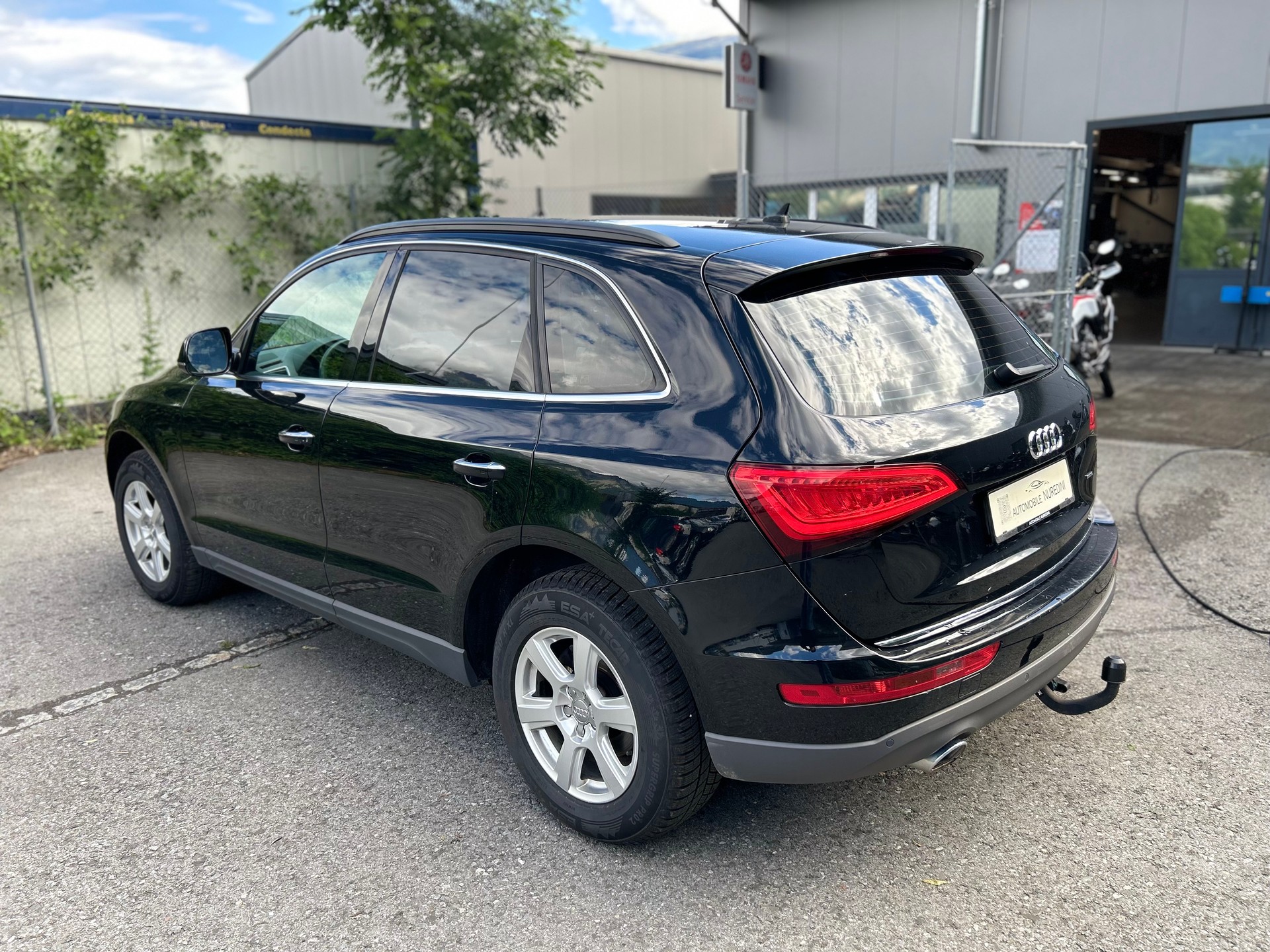 AUDI Q5 2.0 TDI quattro S-tronic-image-3