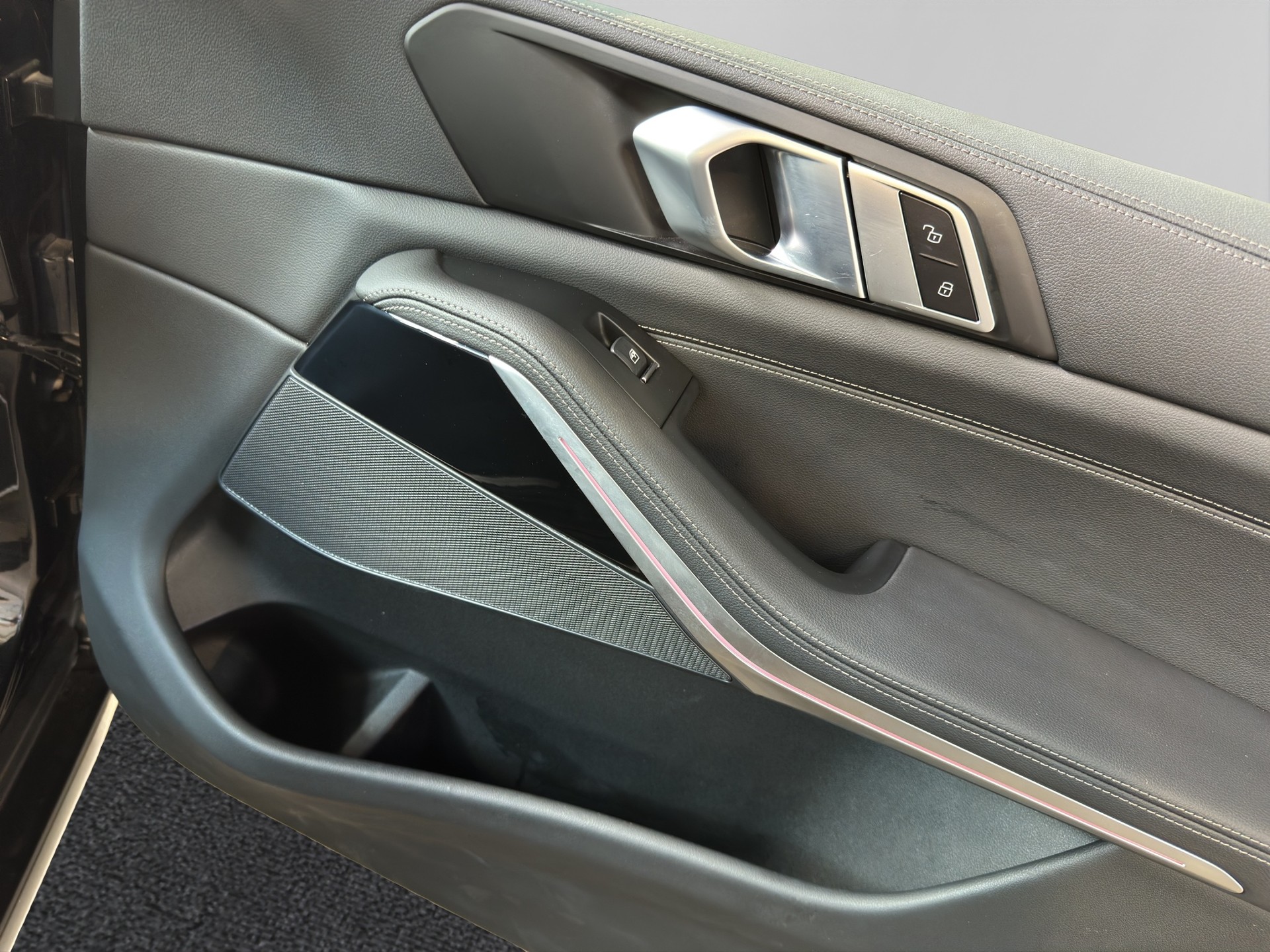 BMW X5 25d xDrive-image-18