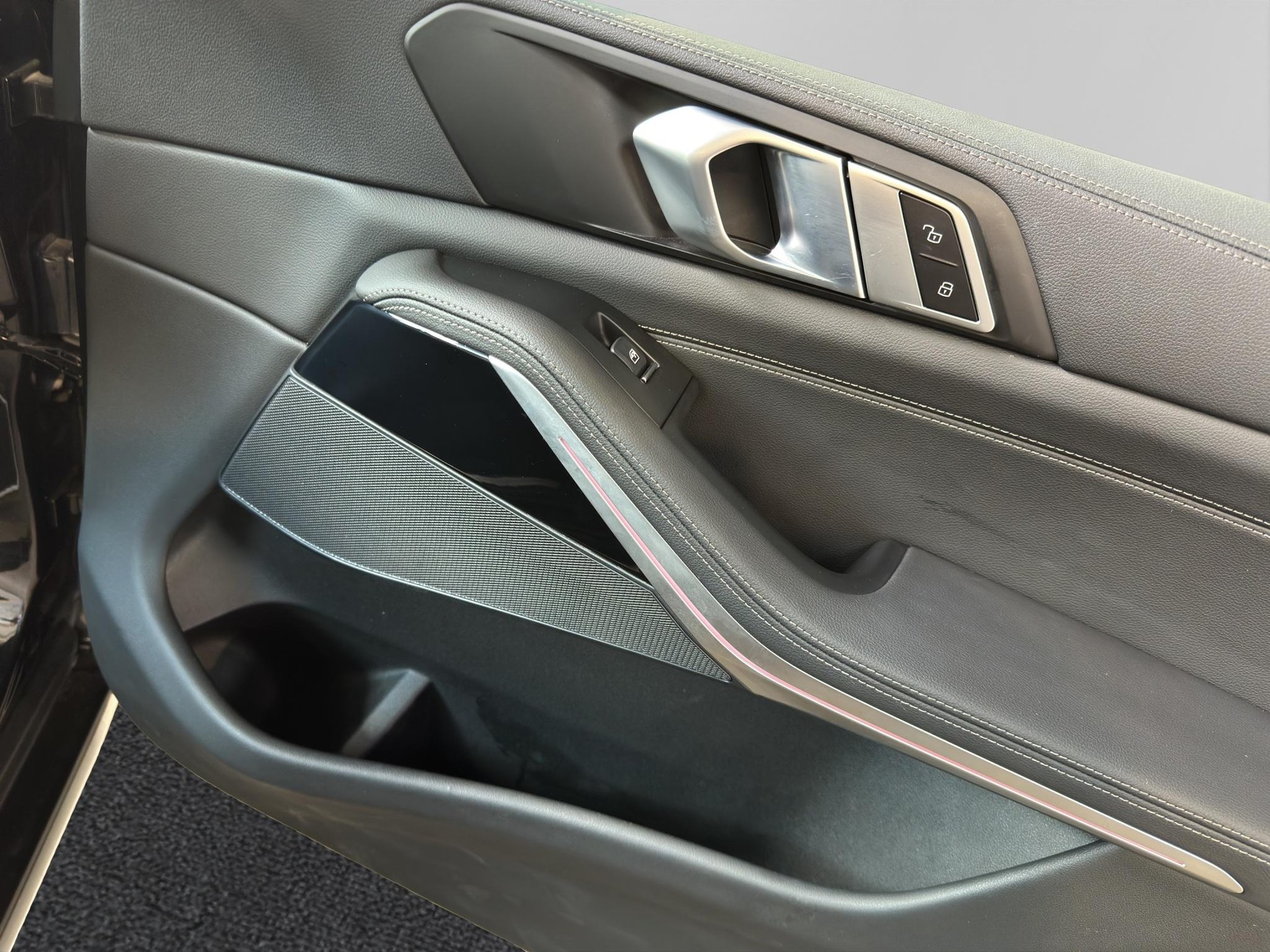 BMW X5 25d xDrive-image-18