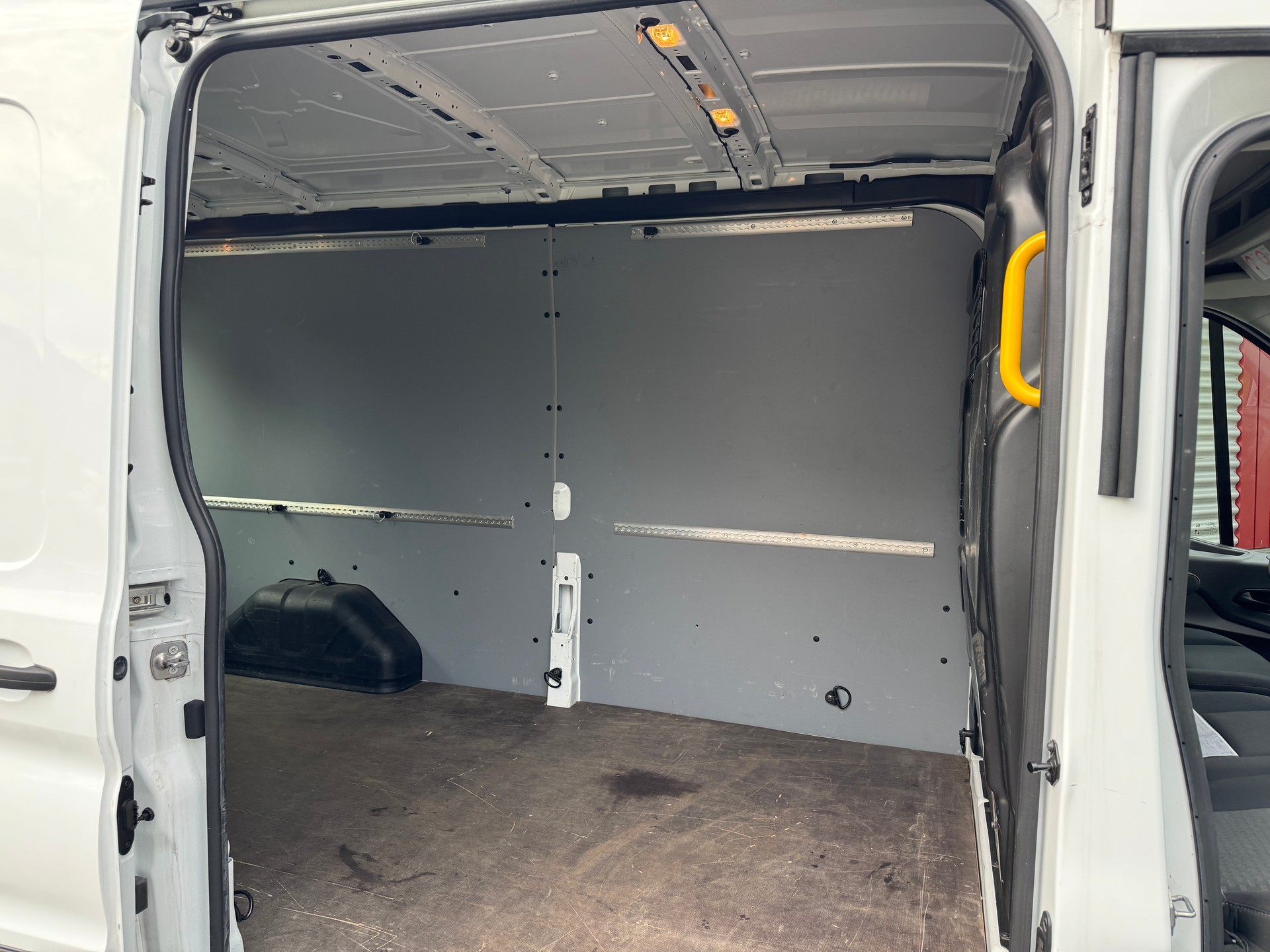FORD Transit Van 350 L3 Trend 2.0 TDCi 130 FWD A-image-7