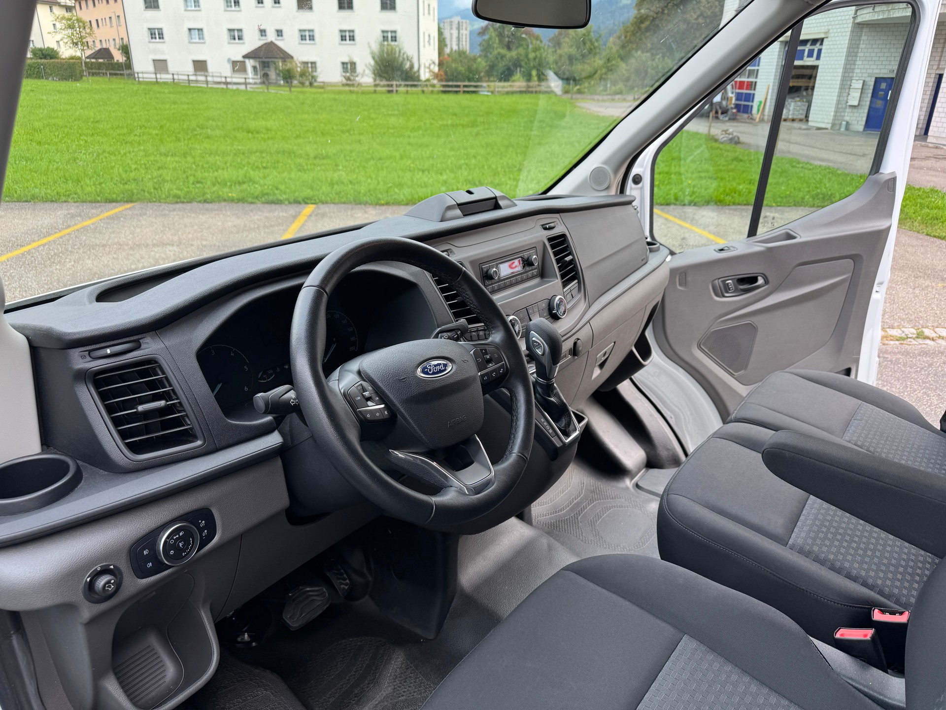 FORD Transit Van 350 L3 Trend 2.0 TDCi 130 FWD A-image-8