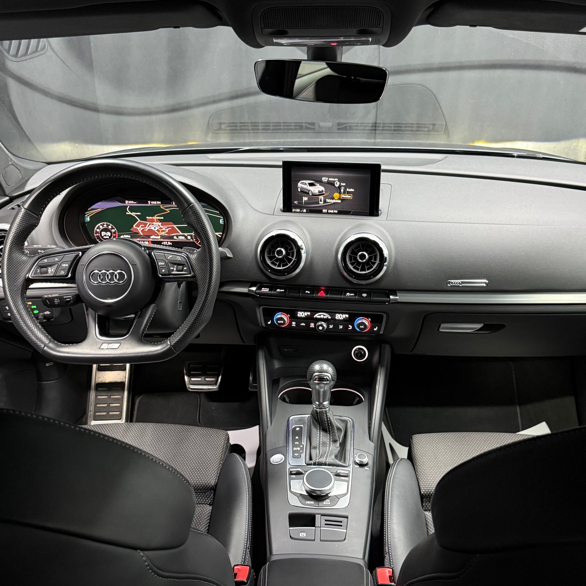 AUDI A3 Sportback 35 TFSI Sport S-tronic-image-11