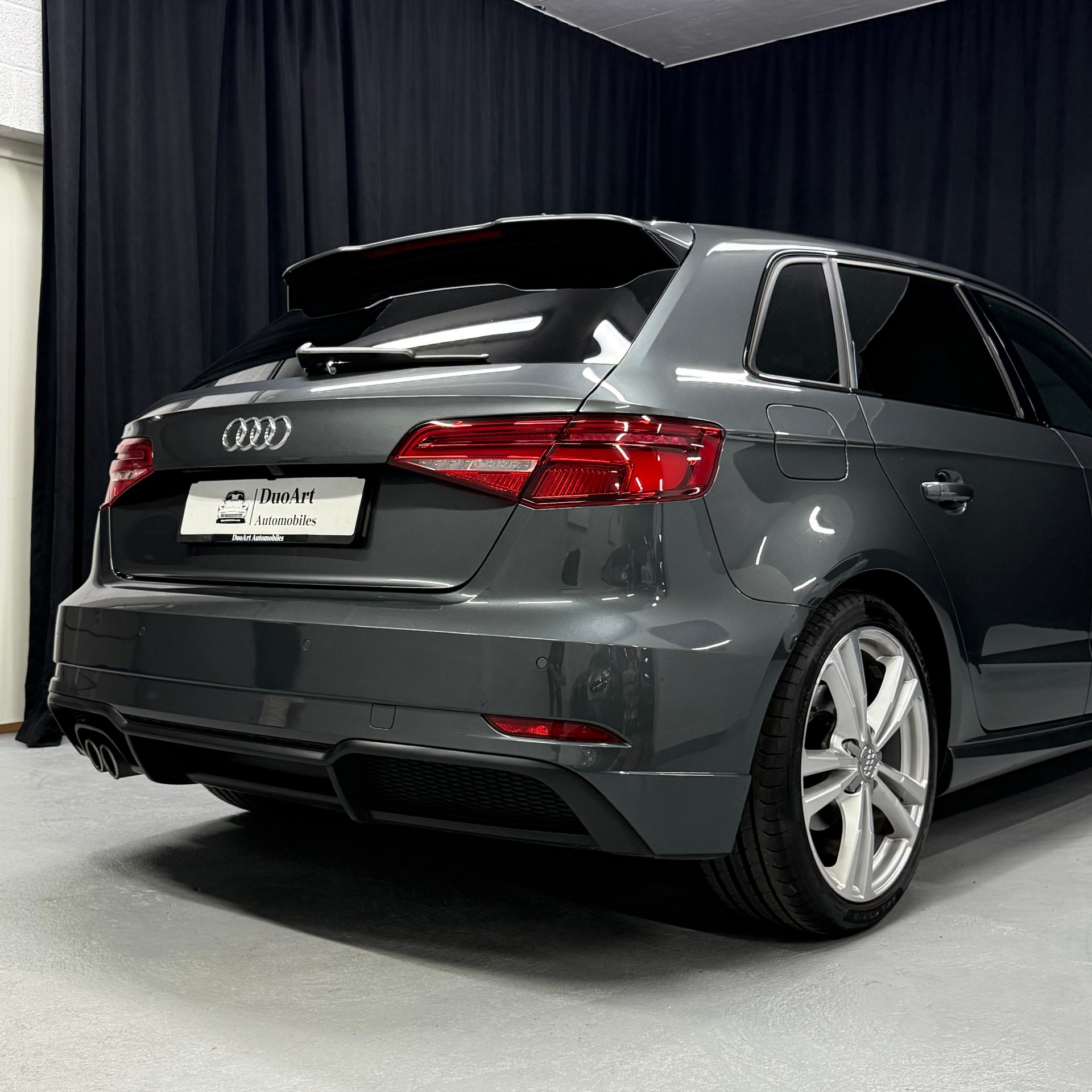 AUDI A3 Sportback 35 TFSI Sport S-tronic-image-9