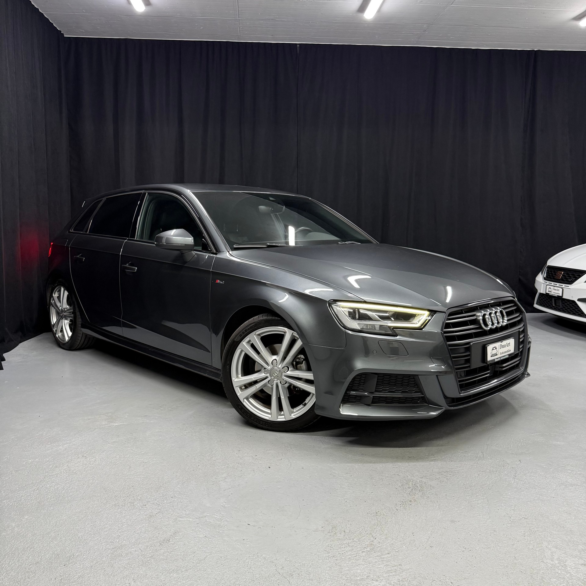 AUDI A3 Sportback 35 TFSI Sport S-tronic-image-3