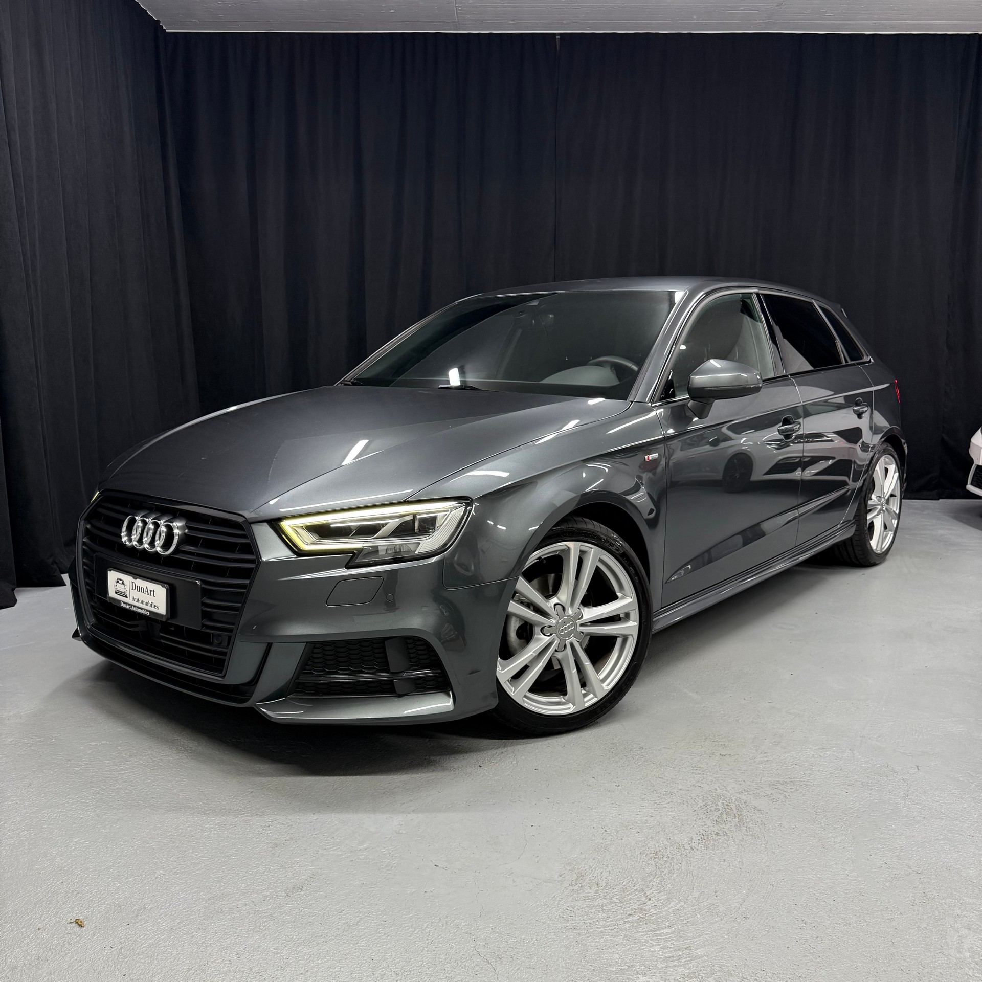 AUDI A3 Sportback 35 TFSI Sport S-tronic-image-1